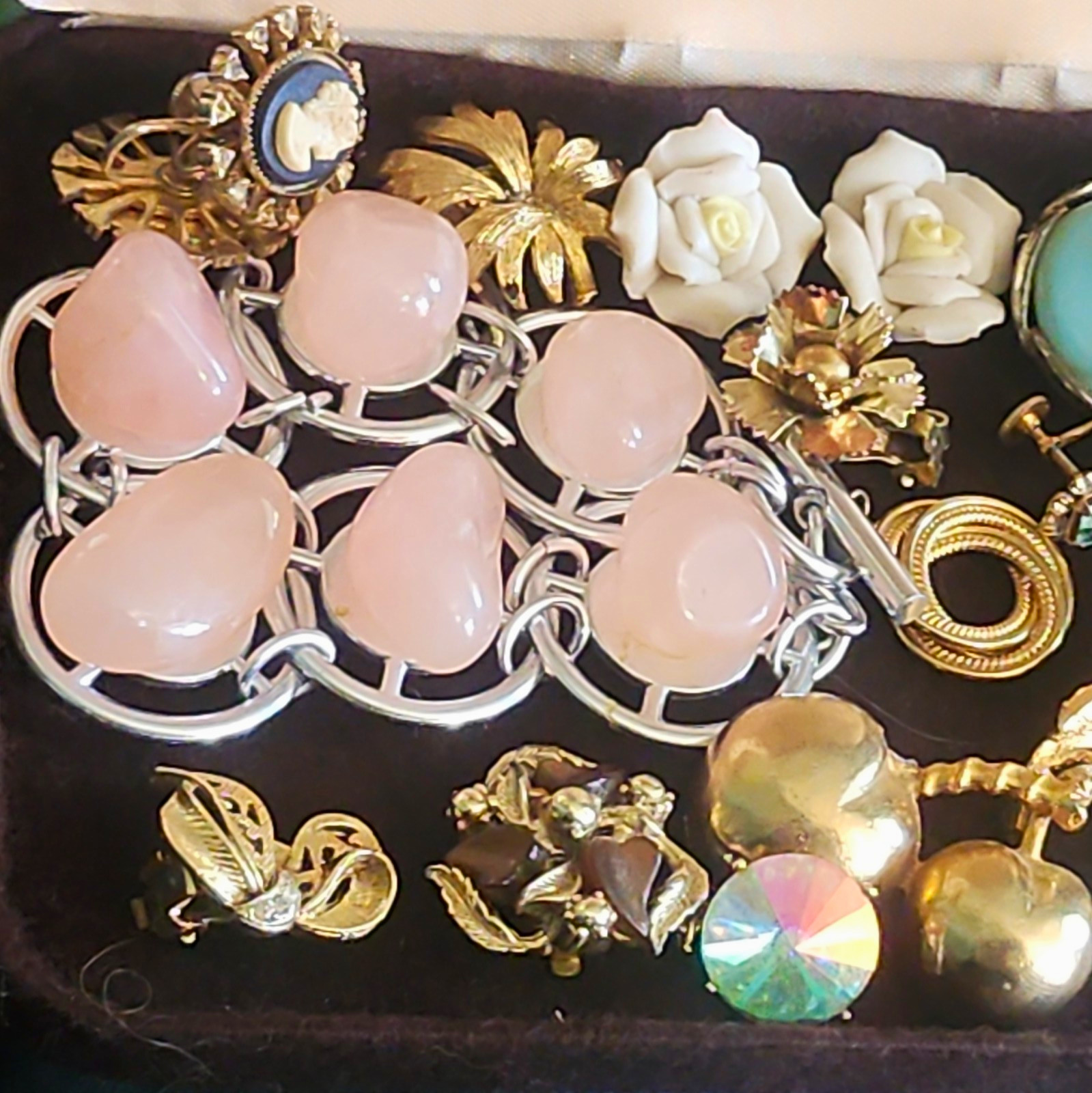 Vintage Costume Jewelry Mixed Lot Earrings Brooch Pin Mixed Metals Gold Silver Vintage Costume Jewelry Mixed Lot Earrings Brooch Pin Mixed Metals Gold Silver