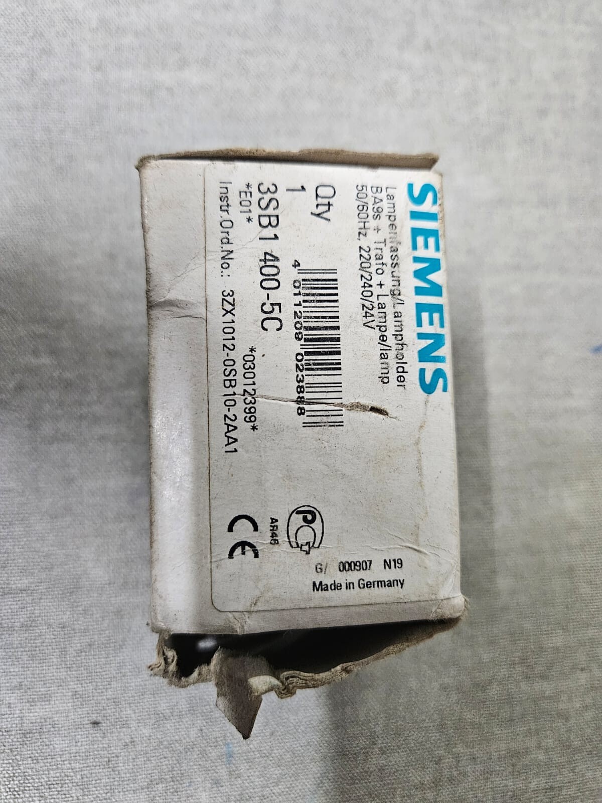 SIEMENS 3SB1 400-5C Lamp Holder with BA9s Lamp SIEMENS 3SB1 400-5C Lamp Holder with BA9s Lamp
