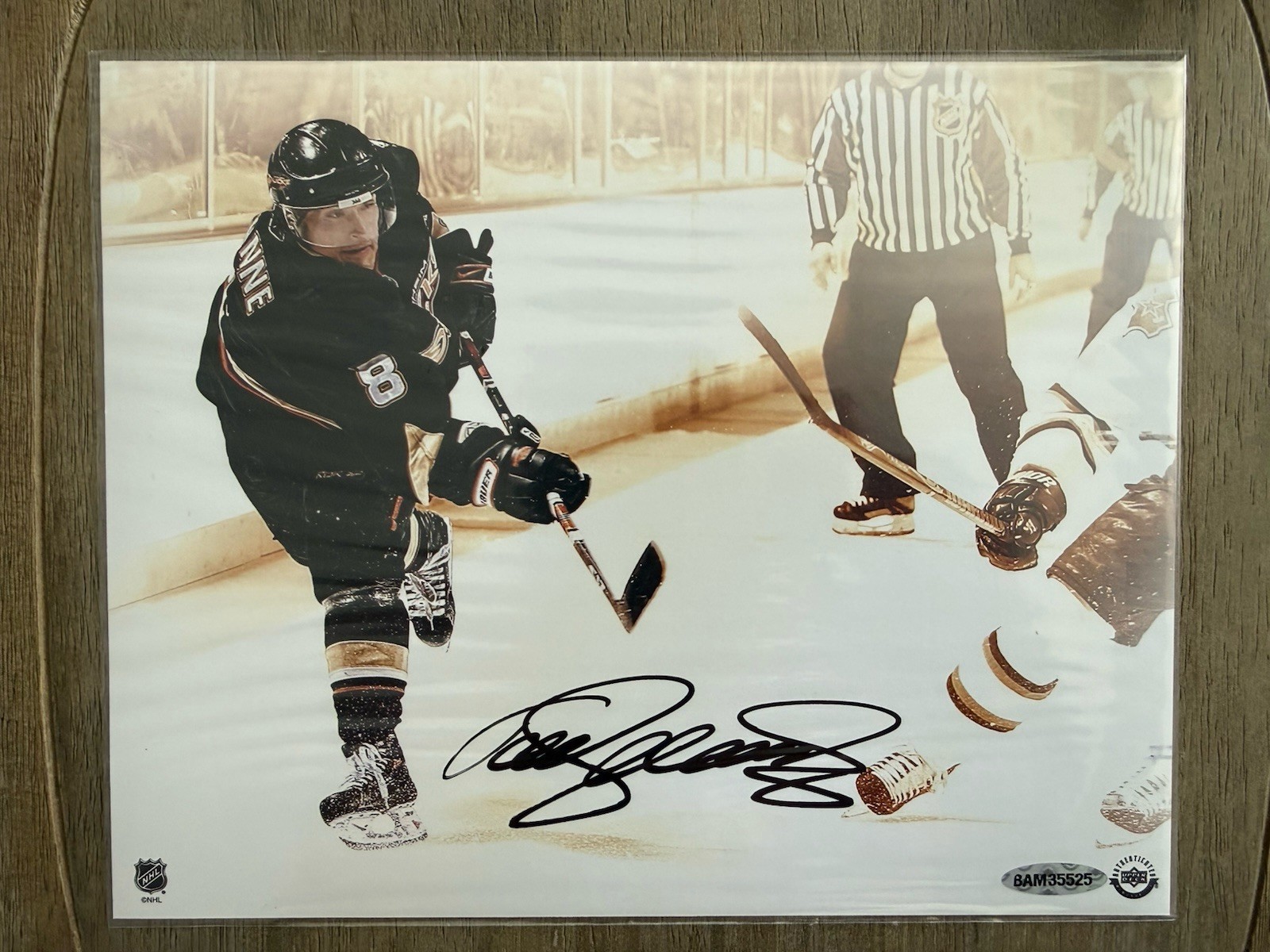 Teemu Selanne Autographed Signed UDA Upper Deck Authenticated slap Shot 8x10 Teemu Selanne Autographed Signed UDA Upper Deck Authenticated slap Shot 8x10
