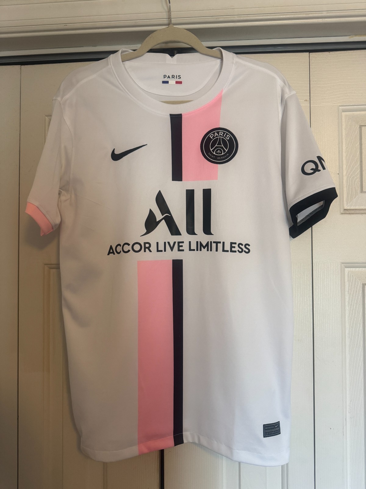 Paris Saint-Germain Away Jersey 2021/22 Medium Nike PSG Paris Saint-Germain Away Jersey 2021/22 Medium Nike PSG