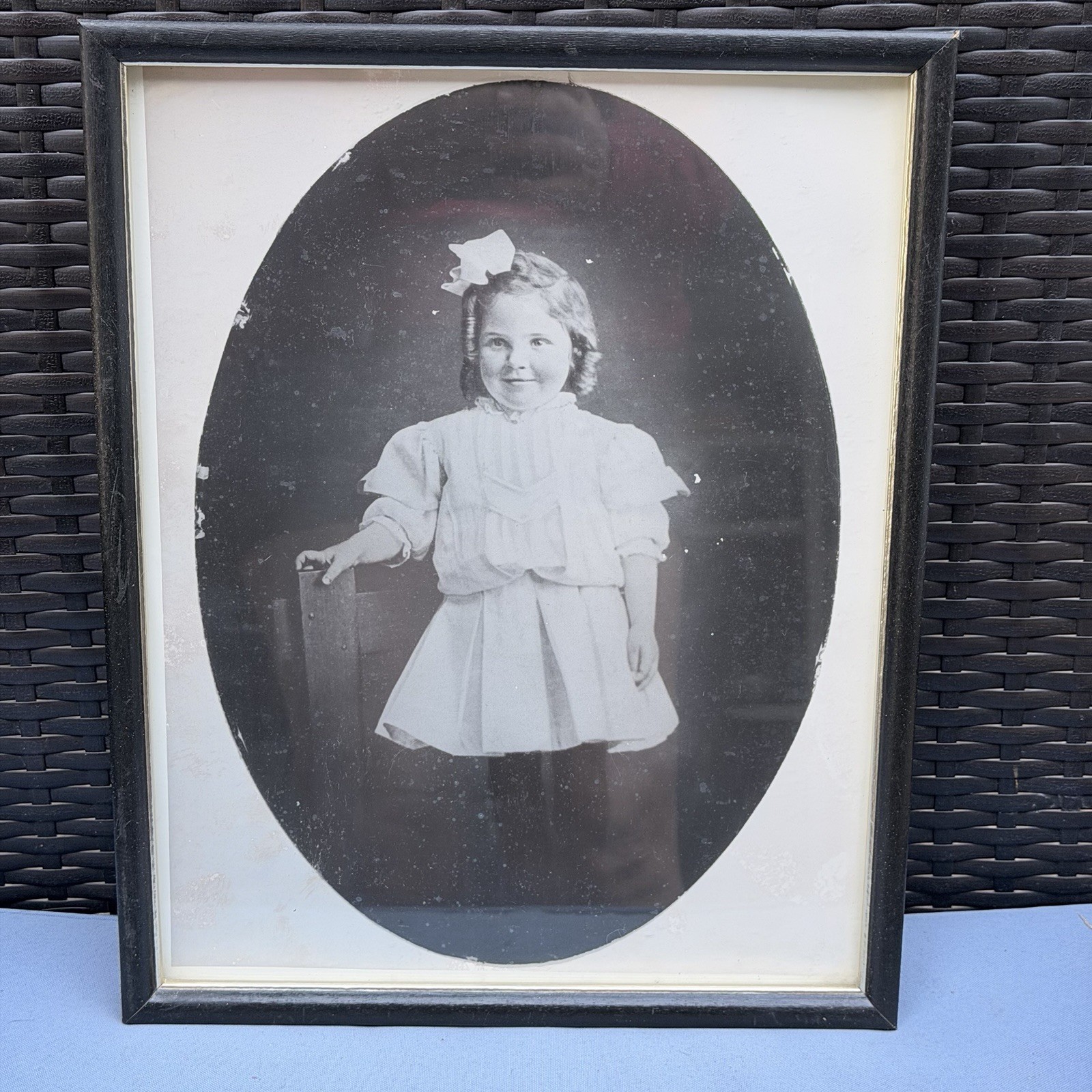 Antique c1910 Framed Little Girl Portrait Photo Oval 12x15 1900s B&W