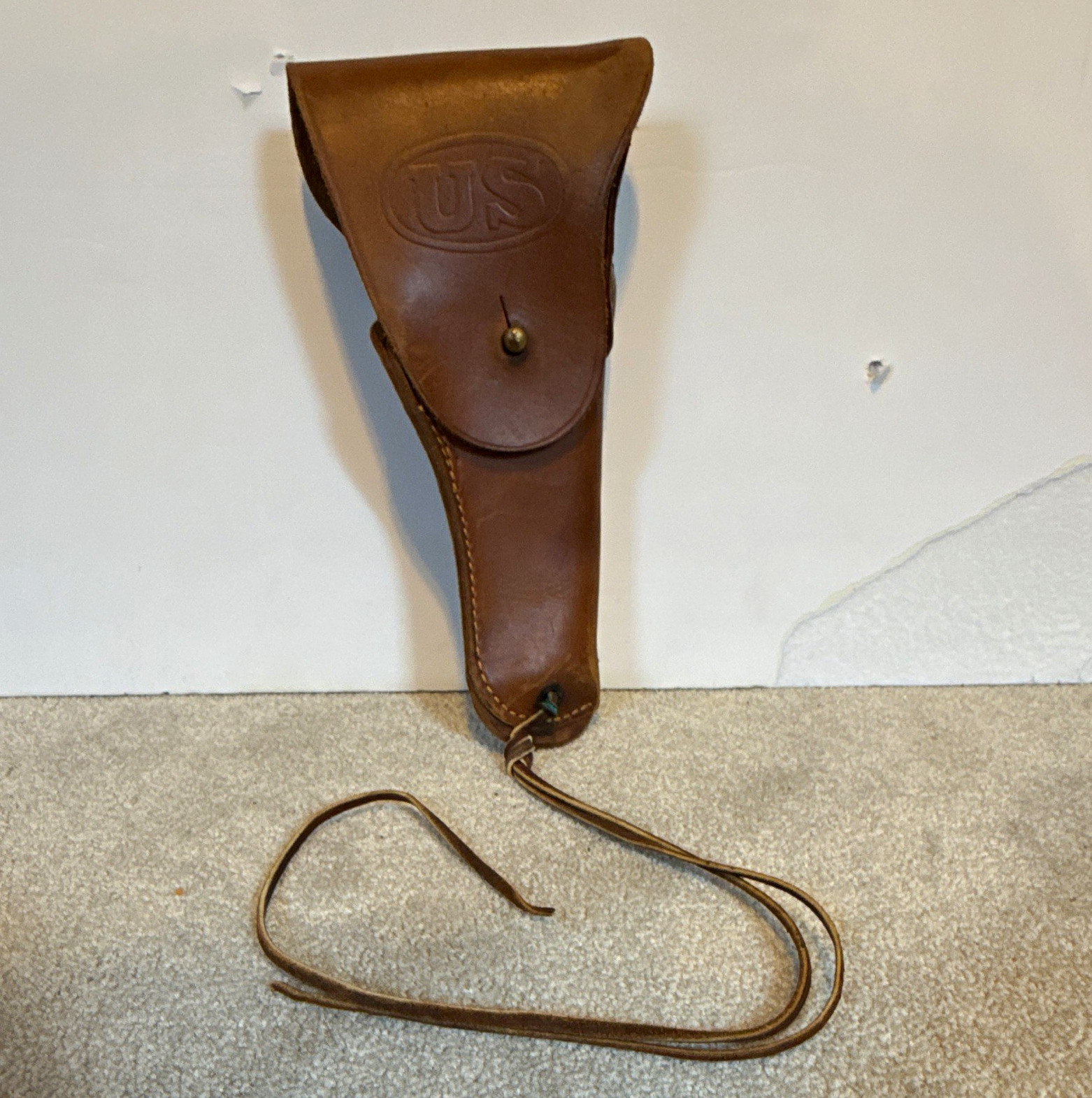 (MINT) Original WWII US Original Leather Colt M1911 Holster w/ Lanyard BOYT (MINT) Original WWII US Original Leather Colt M1911 Holster w/ Lanyard BOYT