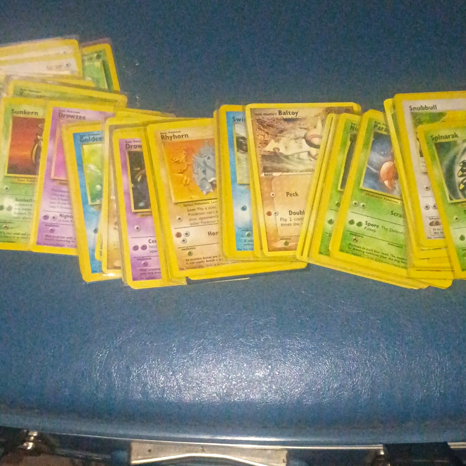 Pokemon TCG Vintage-Modern Mixed Lot Bulk (100ct) w/holos Pokemon TCG Vintage-Modern Mixed Lot Bulk (100ct) w/holos