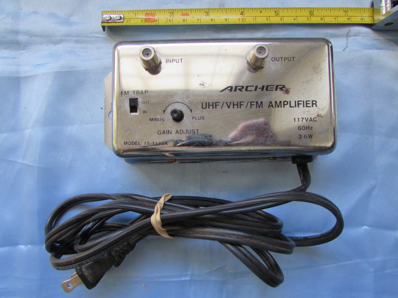 Vintage RadioShack Archer 15-1113B 20dB Signal Amplifier UHF/VHF/FM Vintage RadioShack Archer 15-1113B 20dB Signal Amplifier UHF/VHF/FM