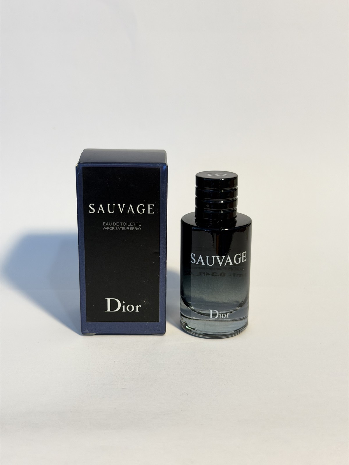 Dior Sauvage Eau de Toilette EDT 10ml Travel Spray Dior Sauvage Eau de Toilette EDT 10ml Travel Spray