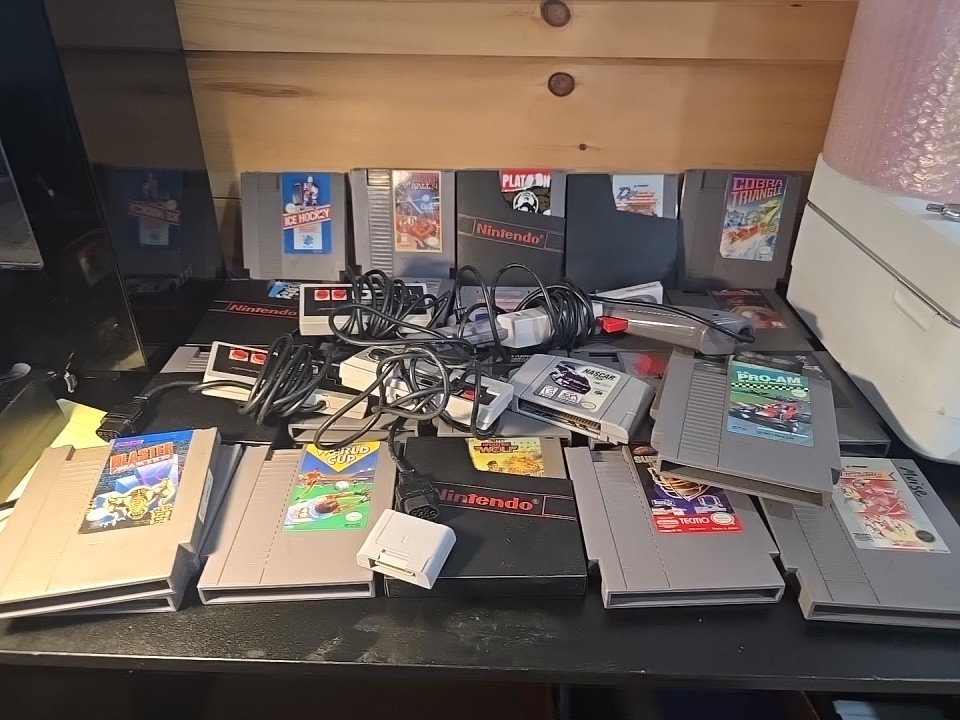 Huge Vintage Original Nintendo Lot (Games, Guns,controllers) Untested Huge Vintage Original Nintendo Lot (Games, Guns,controllers) Untested