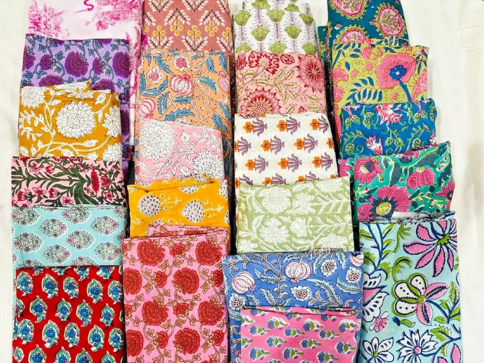 Vintage Florals pre cut charm pack 5\