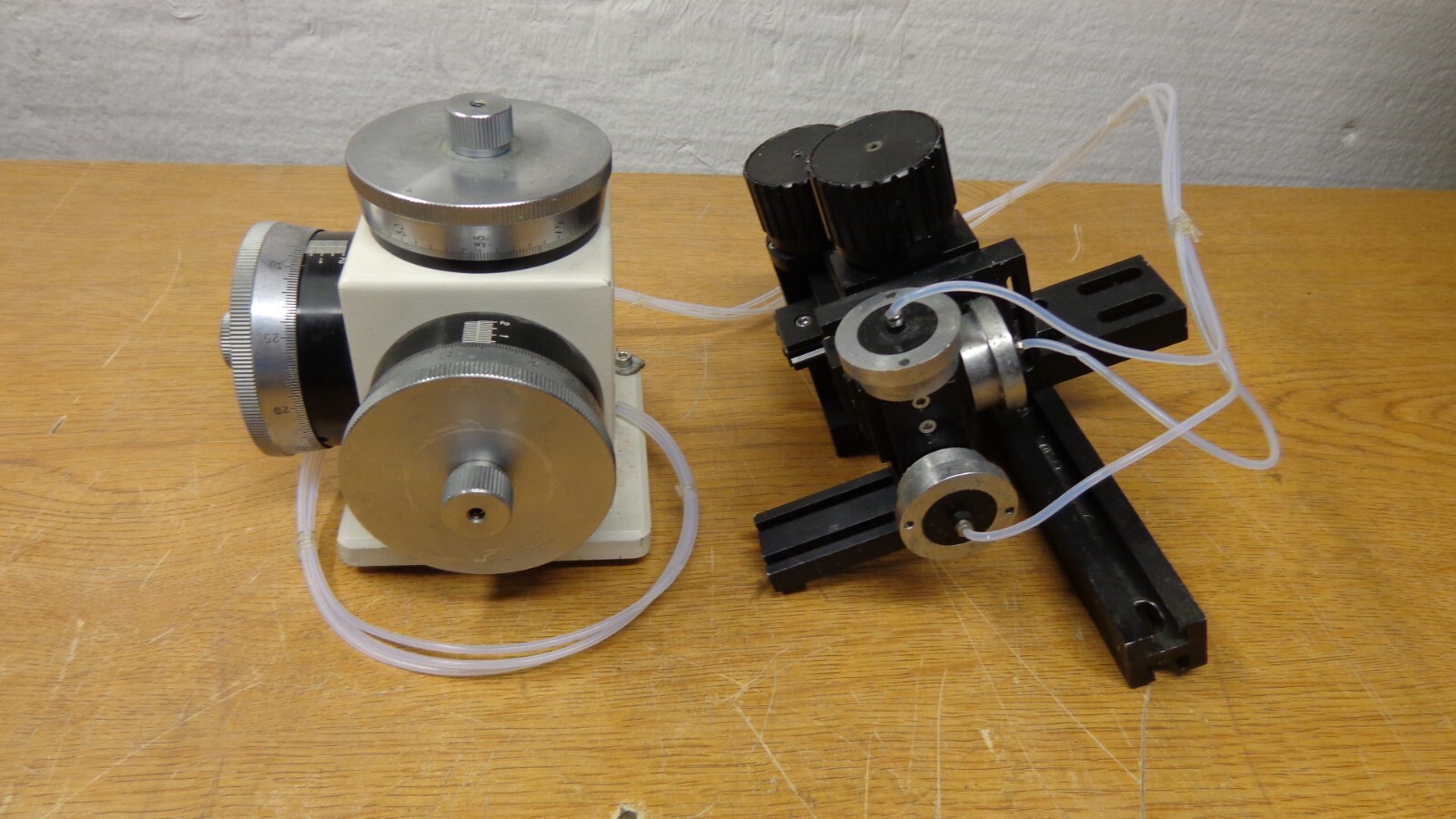 NARISHIGE MHW3 Three-Axis Water Hydraulic Micromanipulator+ MC-35A 01042/01019