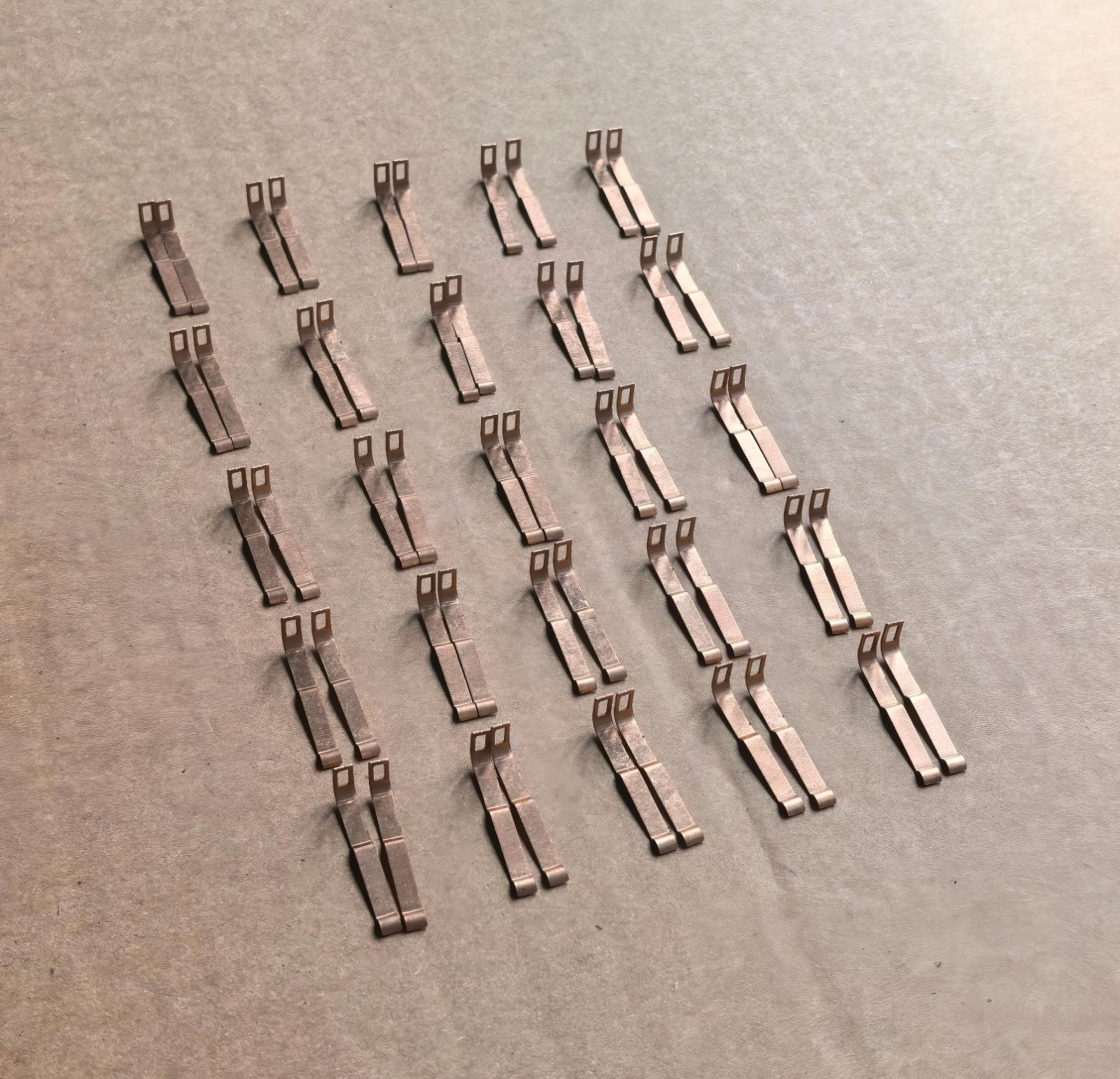 50 Pcs Pick up Shoes for HO Slot Cars Aurora T-Jet & AW ThunderJet Pure Copper 50 Pcs Pick up Shoes for HO Slot Cars Aurora T-Jet & AW ThunderJet Pure Copper