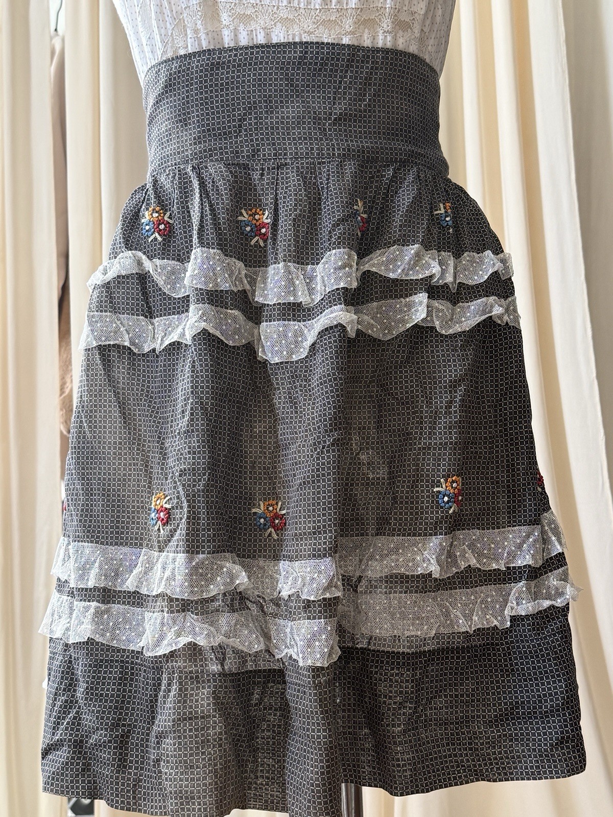 Women’s vintage Black White Check Lace Linen Apron Skirt Tie Back Midi One Size Women’s vintage Black White Check Lace Linen Apron Skirt Tie Back Midi One Size