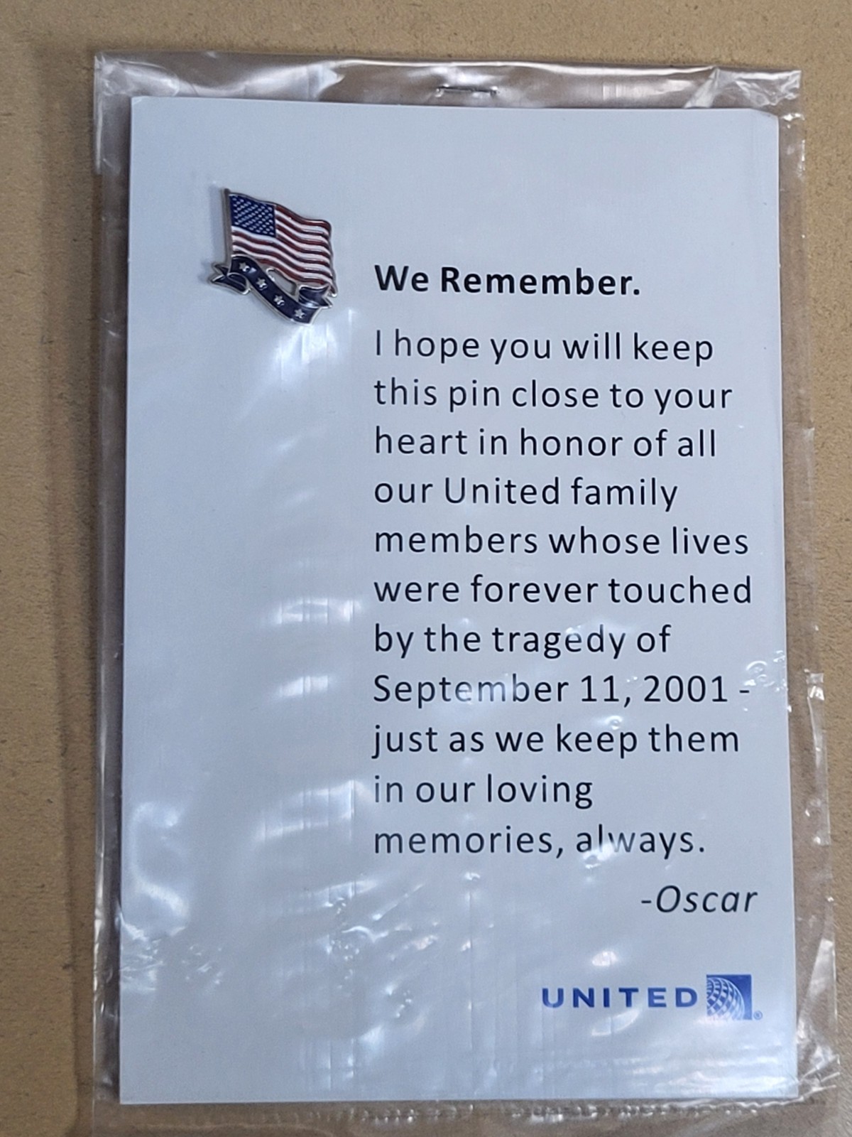 Vtg UNITED AIRLINES WE REMEMBER PIN Vtg UNITED AIRLINES WE REMEMBER PIN