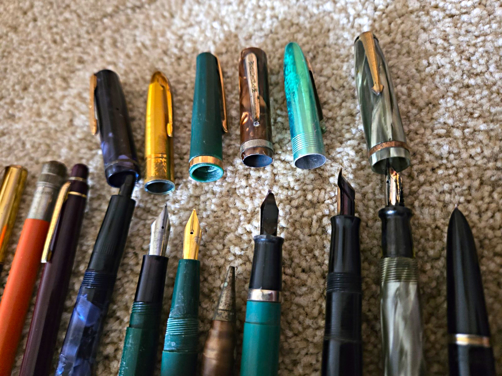 18 Vintage Fountain Pen / pencil Lot.  duplopen, waltham, Schaeffer, eversharp