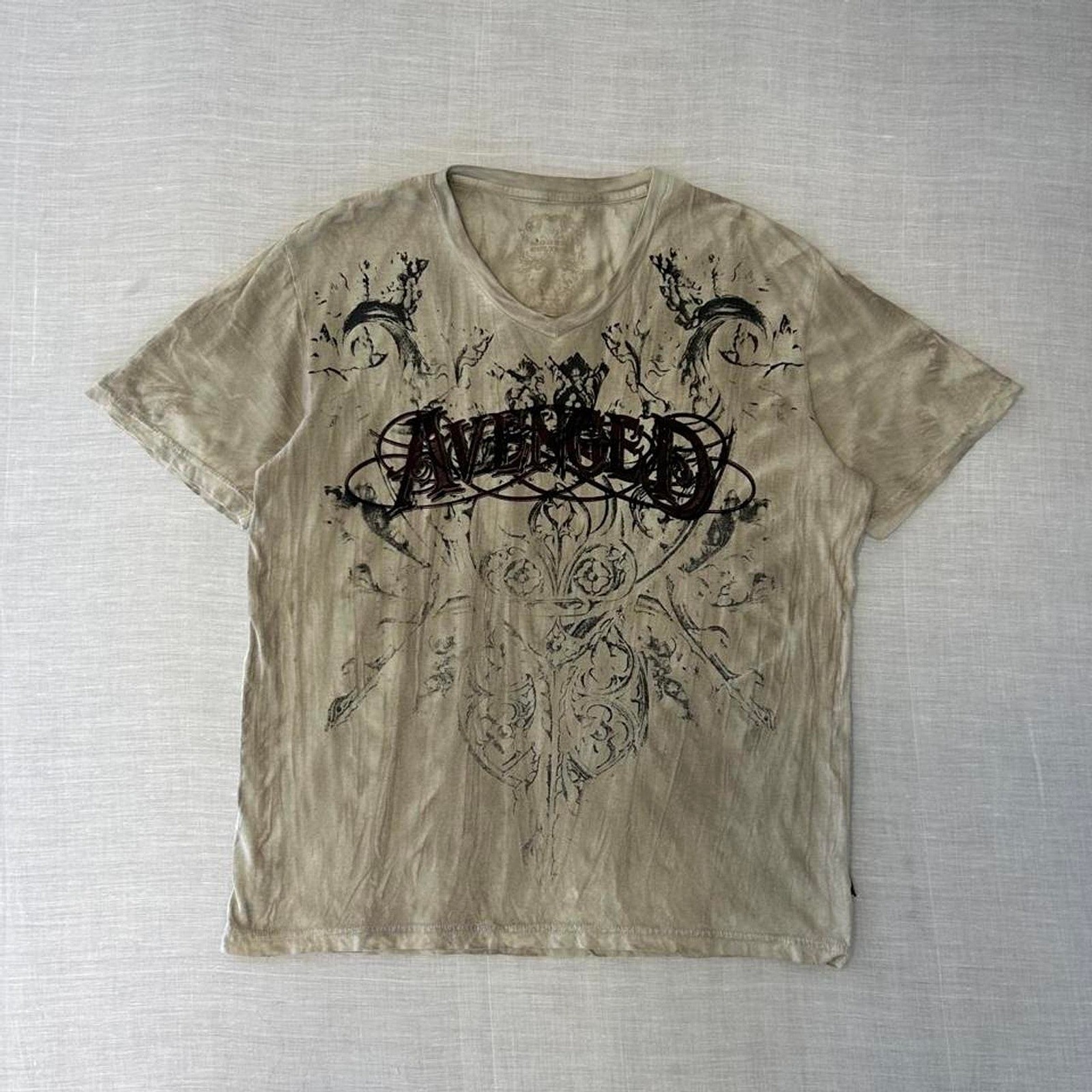 Vintage Modern Culture V-Neck Gothic Lettering Distressed Wash Tee Mens L Y2K Vintage Modern Culture V-Neck Gothic Lettering Distressed Wash Tee Mens L Y2K