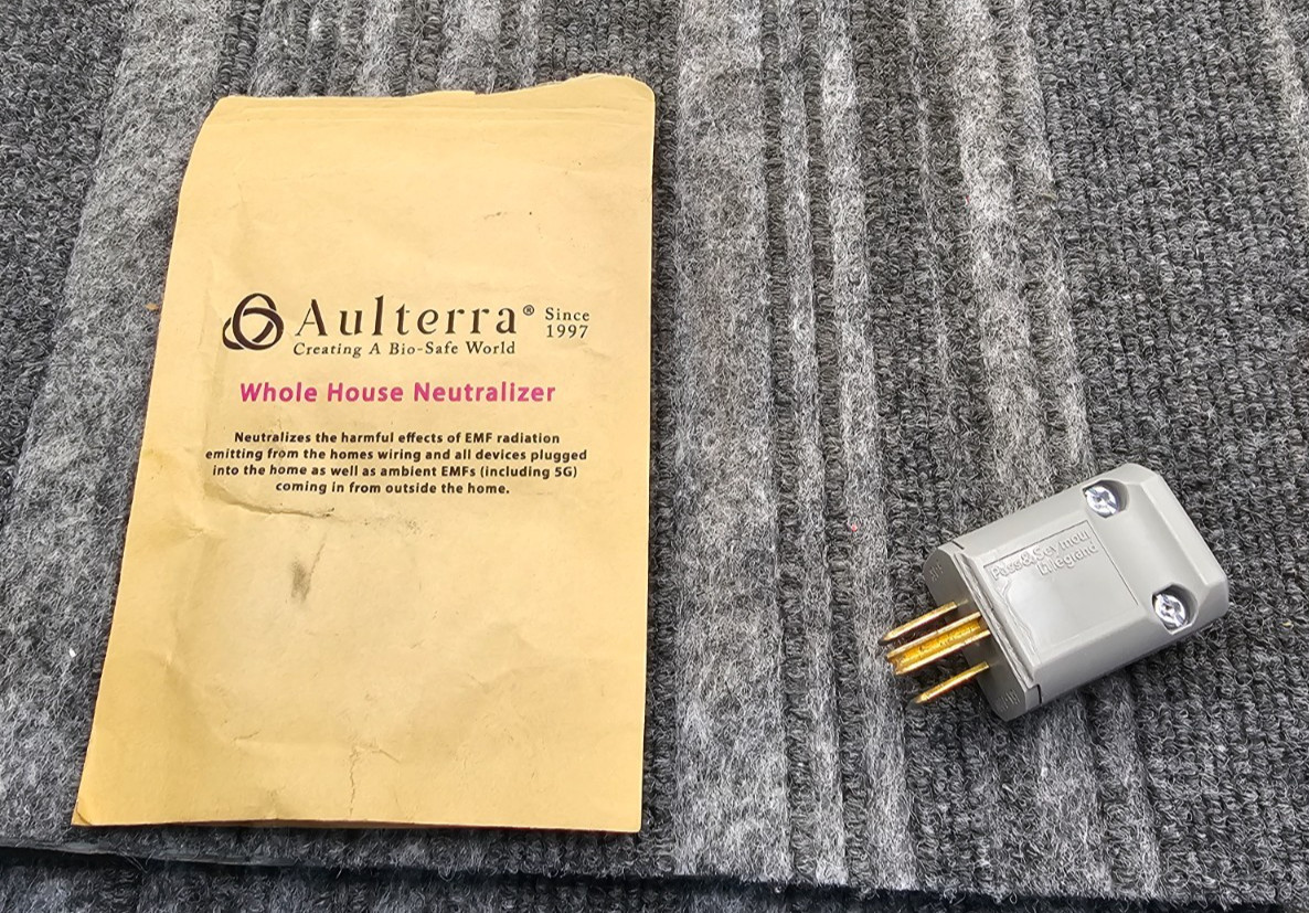 Aulterra Whole House Neutralizer Plug 15A 125V 5-15P Gray