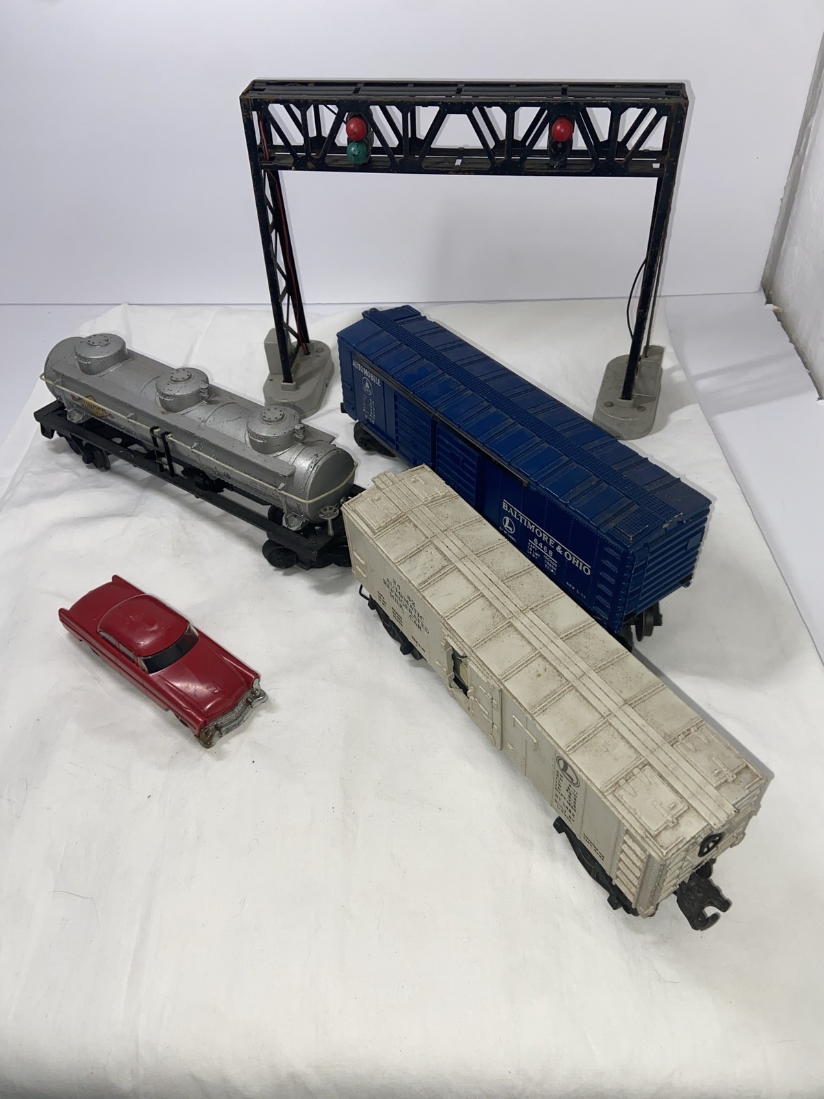 Vintage Lionel  Cars 450 Signal Bridge Auto 5pc O Gauge Toy Train