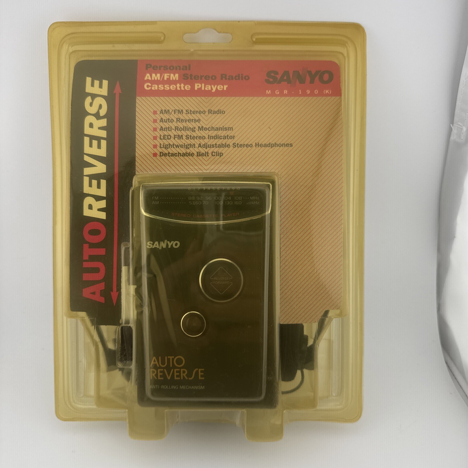 SANYO MGR-190 K PERSONAL AM/FM STERO RADIO CASSETTE PLAYER -NEW FACTORY SEALED-