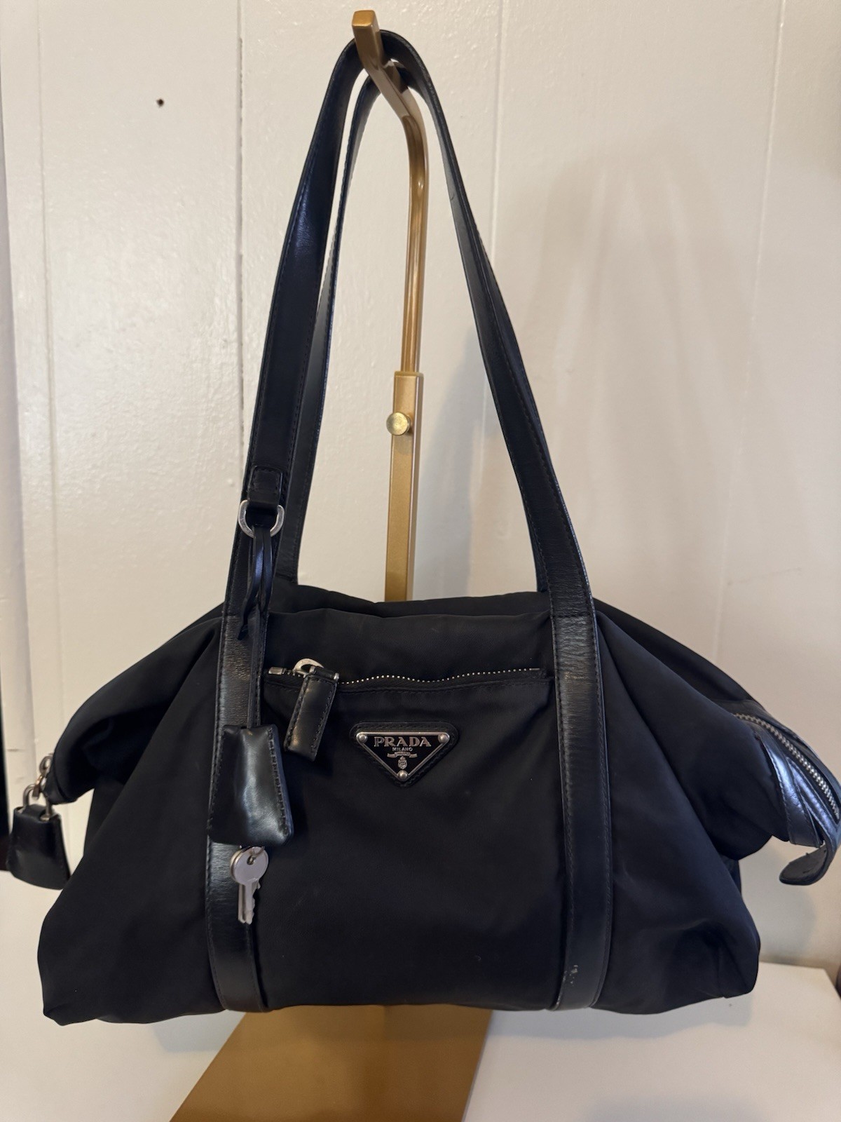 PRADA Tessuto Black Nylon Medium Top-Zip Shoulder Bag Vintage PRADA Tessuto Black Nylon Medium Top-Zip Shoulder Bag Vintage