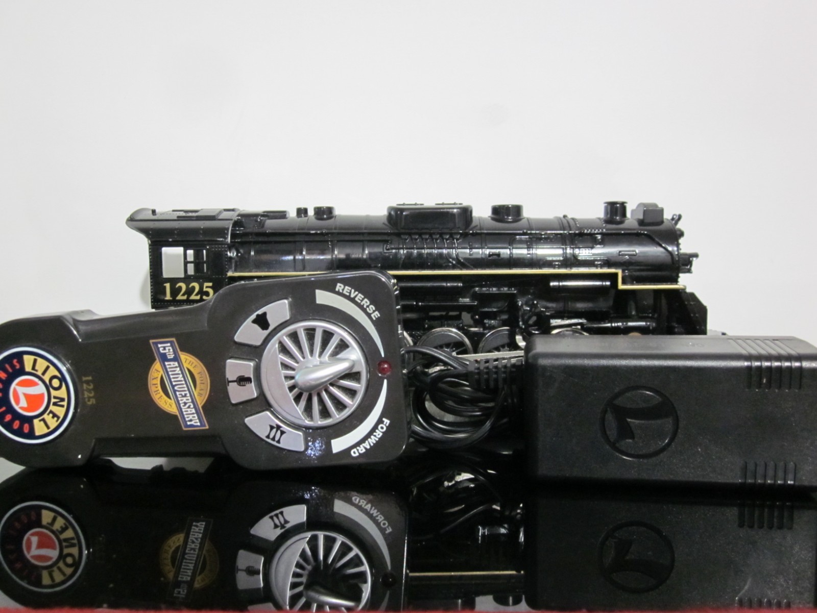 Lionel O Gauge Polar Express Steam Locomotive #1225 Remote Track Power Supply