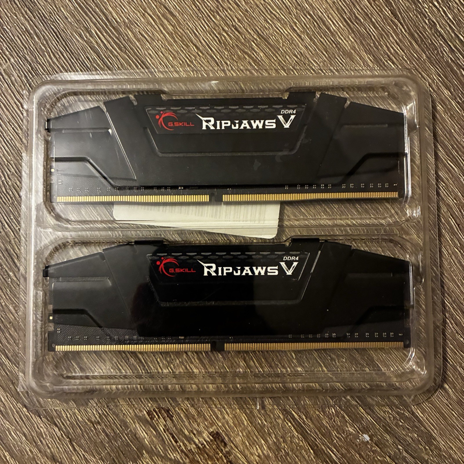 G.SKILL RIPJAWS V 32GB 2x16GB 3200 MHz DDR4 RAM Black F4-3200C16D-32GVK