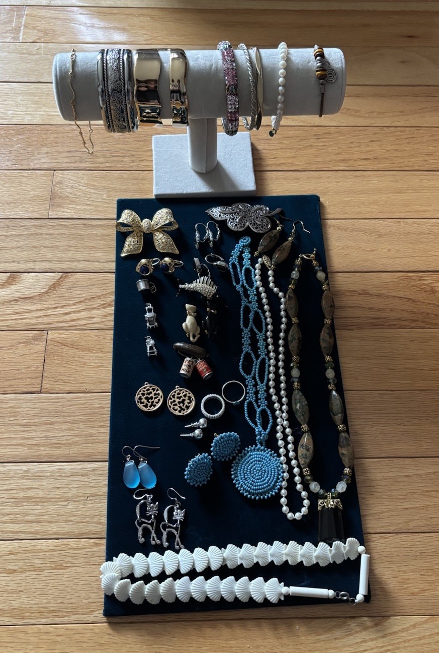 Estate Jewelry Lot Vintage Over 30 Pieces Some Unique hard to find Estate Jewelry Lot Vintage Over 30 Pieces Some Unique hard to find
