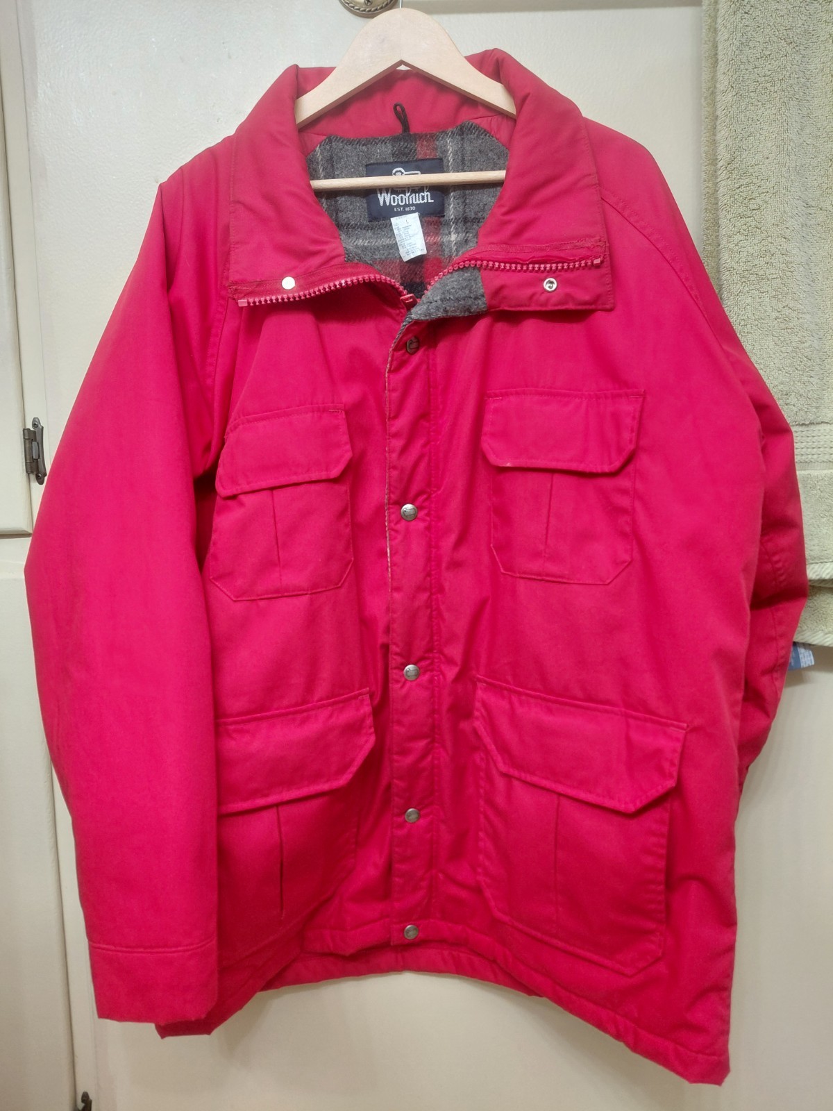 New  $604 Retail Woolrich Men\'s Large Parka. Vibrant red.
