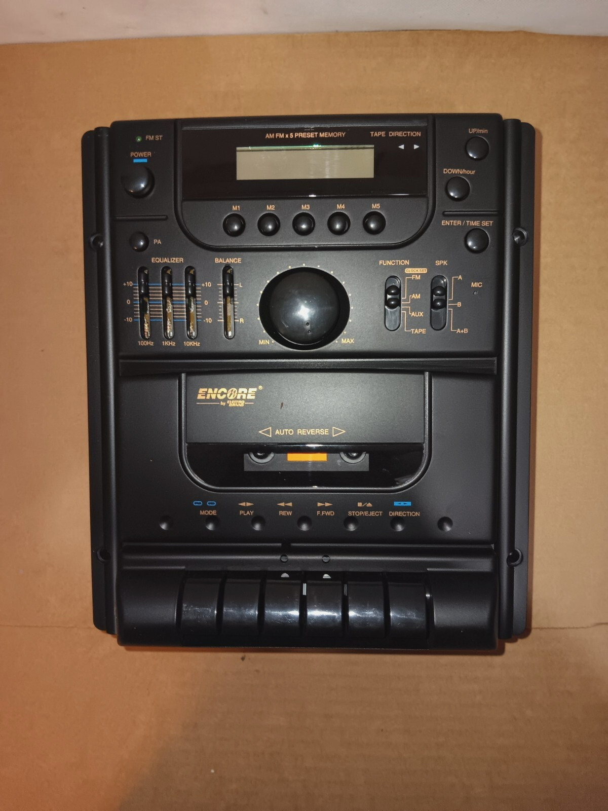 Encore 769512V AM FM RADIO CASSETTE STEREO RV CAMPER WALL MOUNT NIB 7695 12 VOLT Encore 769512V AM FM RADIO CASSETTE STEREO RV CAMPER WALL MOUNT NIB 7695 12 VOLT