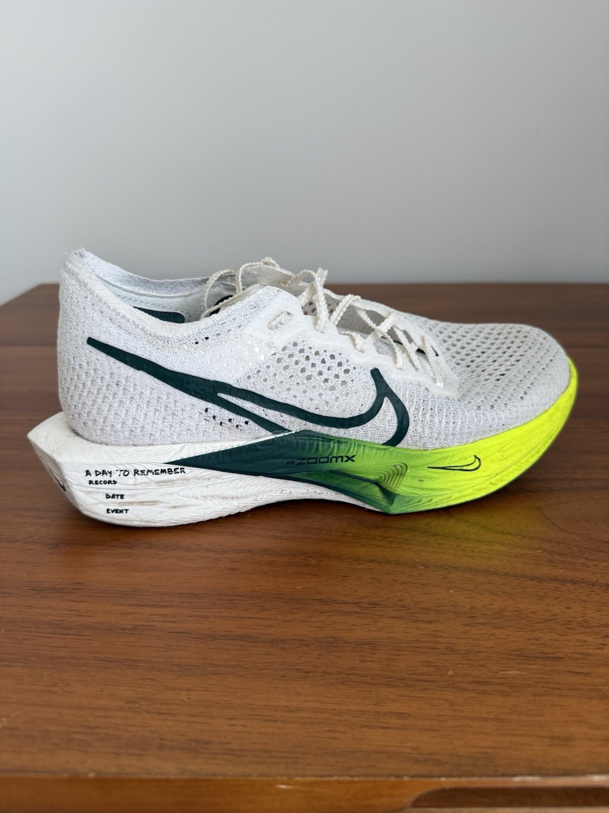Nike ZoomX Vaporfly Next% Carbon Plate Racing Shoes Size 9.5