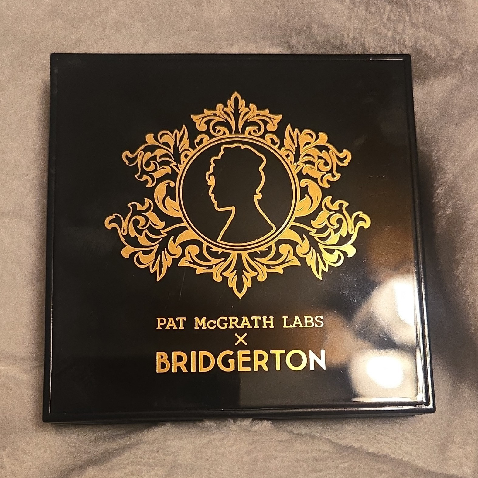 Pat McGrath Labs Bridgerton Glow Highlighter Gold 0.37 oz Xtreme Gold 002 Pat McGrath Labs Bridgerton Glow Highlighter Gold 0.37 oz Xtreme Gold 002