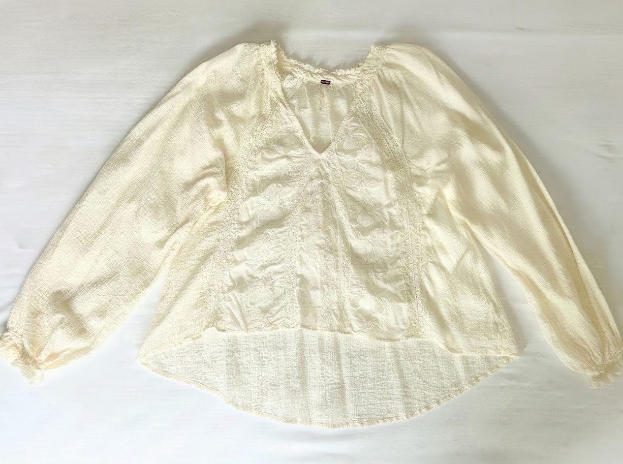 Free People Ivory Floral Embroidered Lace Inset V-Neck Boho Peasant Top Blouse Free People Ivory Floral Embroidered Lace Inset V-Neck Boho Peasant Top Blouse