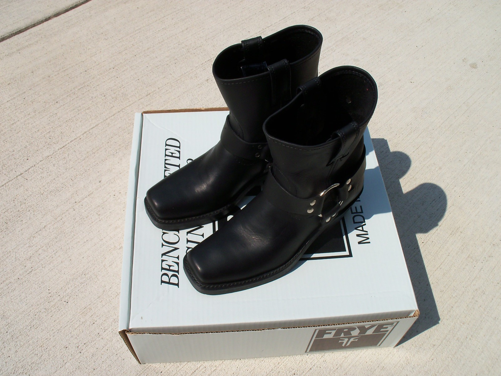 Frye Women\'s Harness 8R Leather Boots - Black • Size 6 1/2 M - New in Box