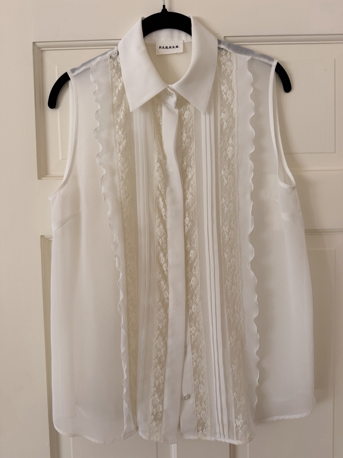 P.A.R.O.S.H. White Sleeveless Collared Button-Up Blouse Sheer Lace Pleated P.A.R.O.S.H. White Sleeveless Collared Button-Up Blouse Sheer Lace Pleated