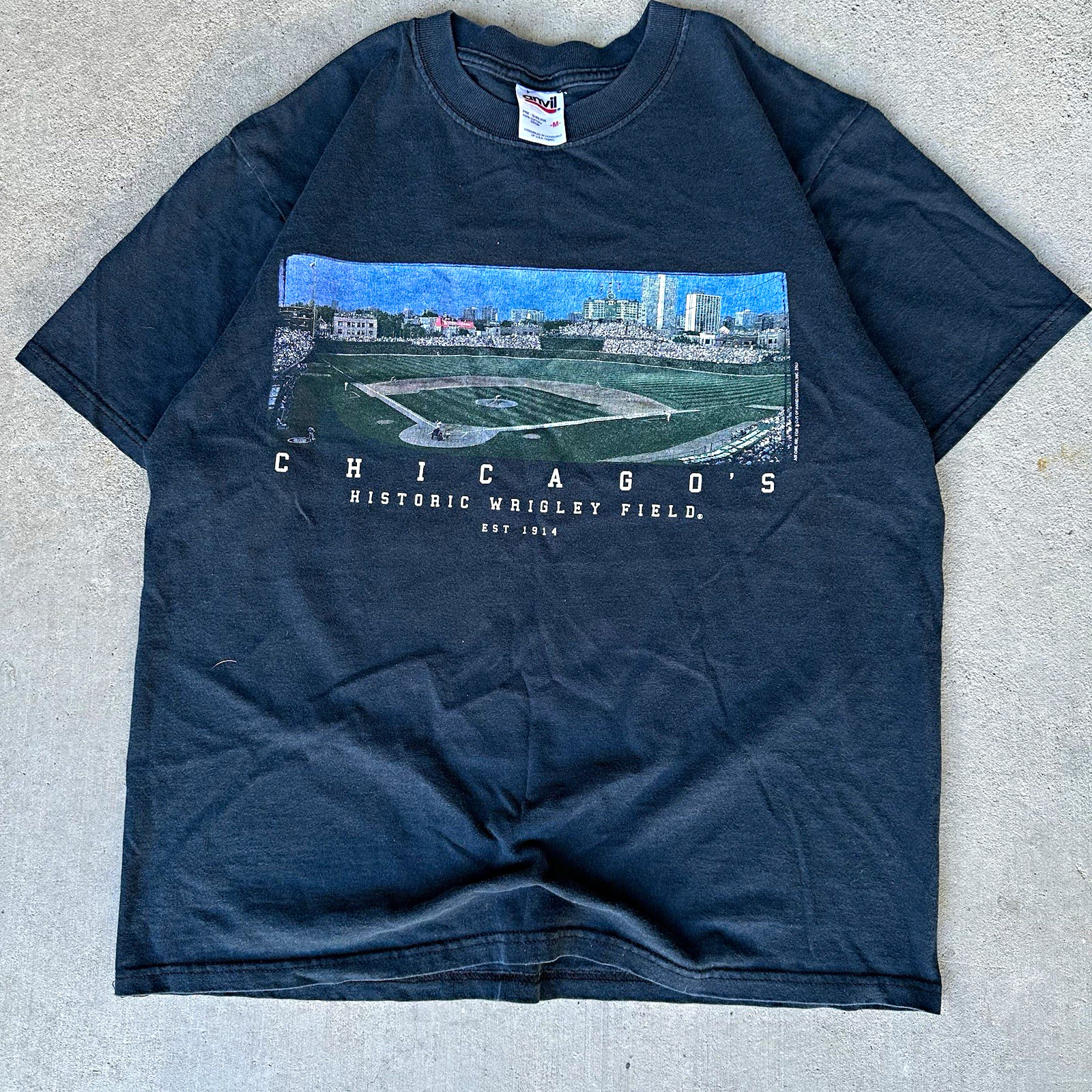 1990s Vintage Anvil Chicago Cubs Wrigley Field Men’s T-Shirt Black Size Medium 1990s Vintage Anvil Chicago Cubs Wrigley Field Men’s T-Shirt Black Size Medium