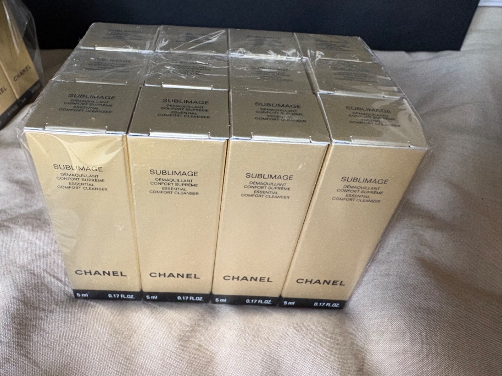 12xCHANEL SUBLIMAGE DEMAQUILLANT Comfort Cleanser 5ml Sealed Batch Total 60 ml 12xCHANEL SUBLIMAGE DEMAQUILLANT Comfort Cleanser 5ml Sealed Batch Total 60 ml
