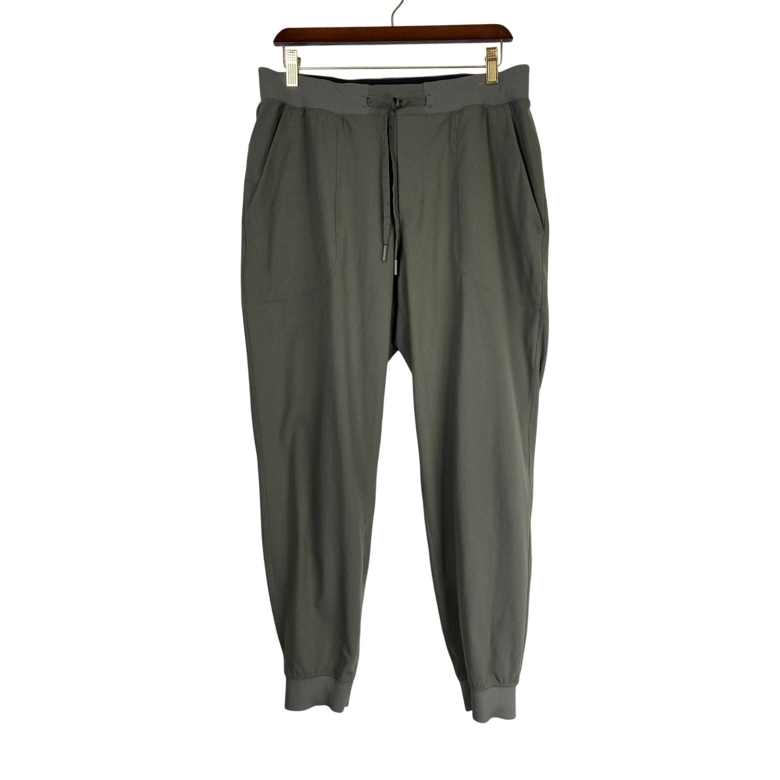 Lululemon men\'s ABC Joggers featuring elastic drawstring.