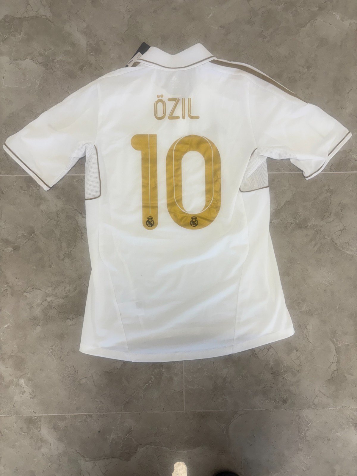 Real Madrid 2011/2012 Home Mesut Ozil BNWT Authentic Jersey Real Madrid 2011/2012 Home Mesut Ozil BNWT Authentic Jersey