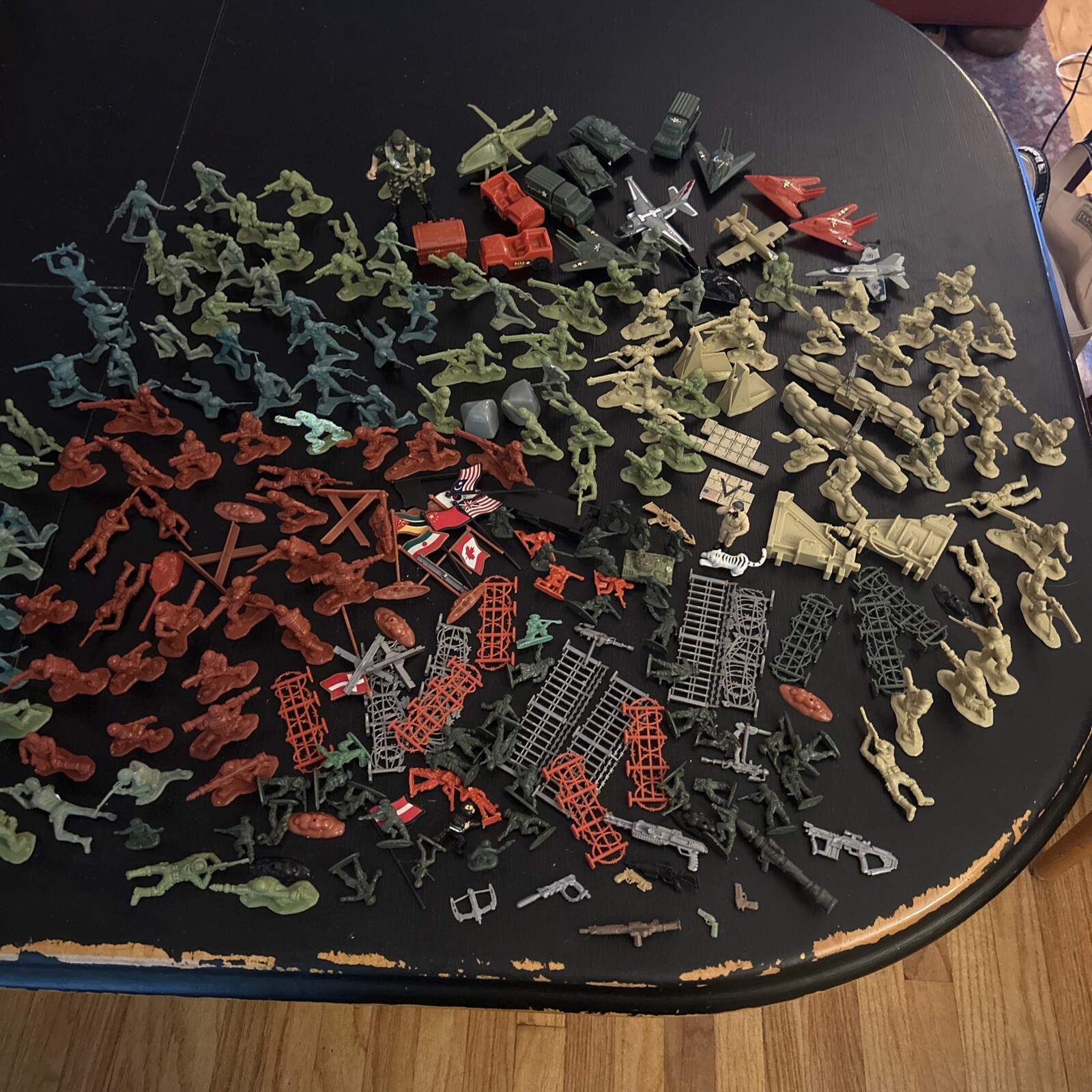 Lanard & Misc Military Action Figures Weapons Vehicles Fences Flags Lot Of 200+ Lanard & Misc Military Action Figures Weapons Vehicles Fences Flags Lot Of 200+