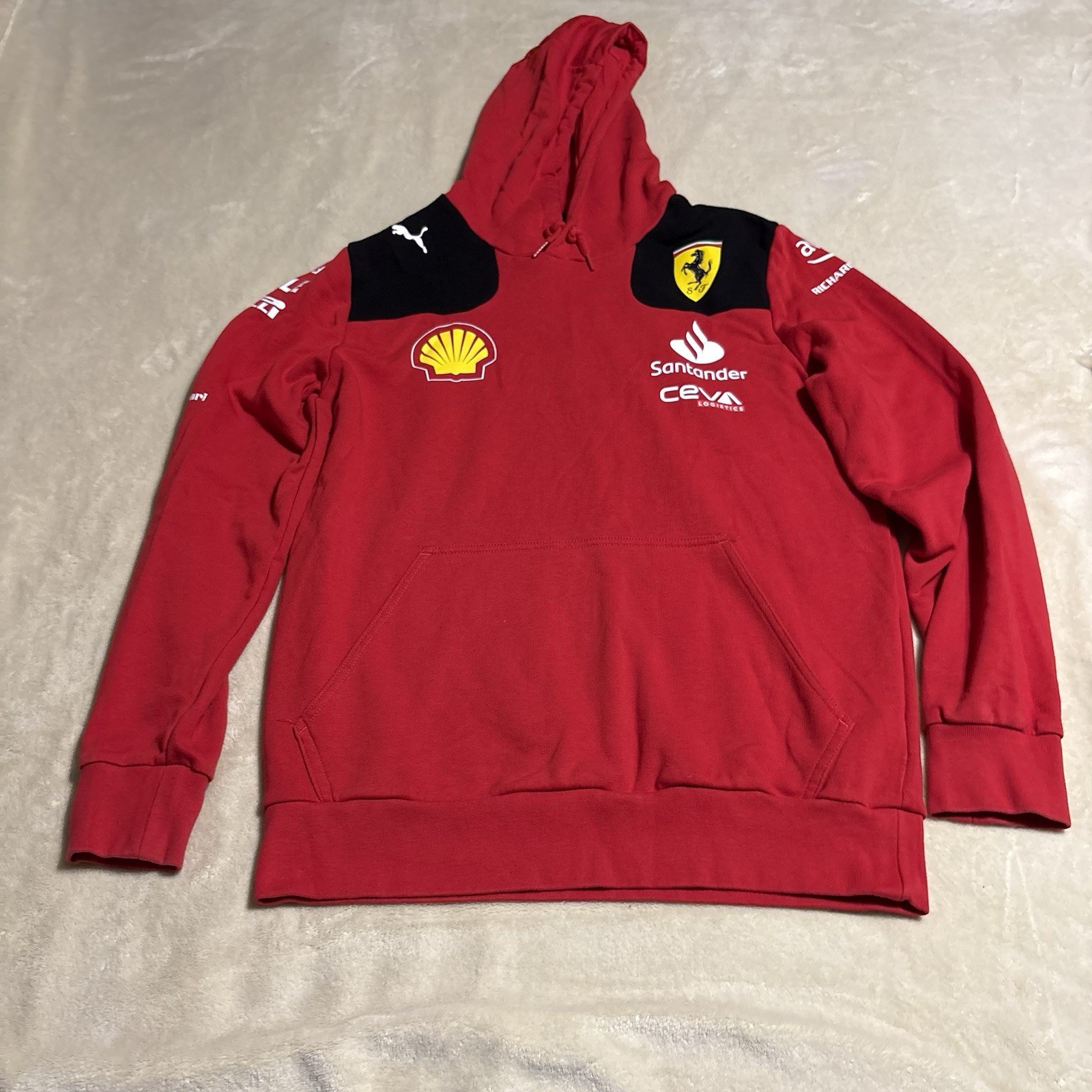 FORMULA 1 SCUDERIA FERRARI 2024 HOODED TOP PUMA SIZE M ADULT LECLERC SAINZ ERA FORMULA 1 SCUDERIA FERRARI 2024 HOODED TOP PUMA SIZE M ADULT LECLERC SAINZ ERA