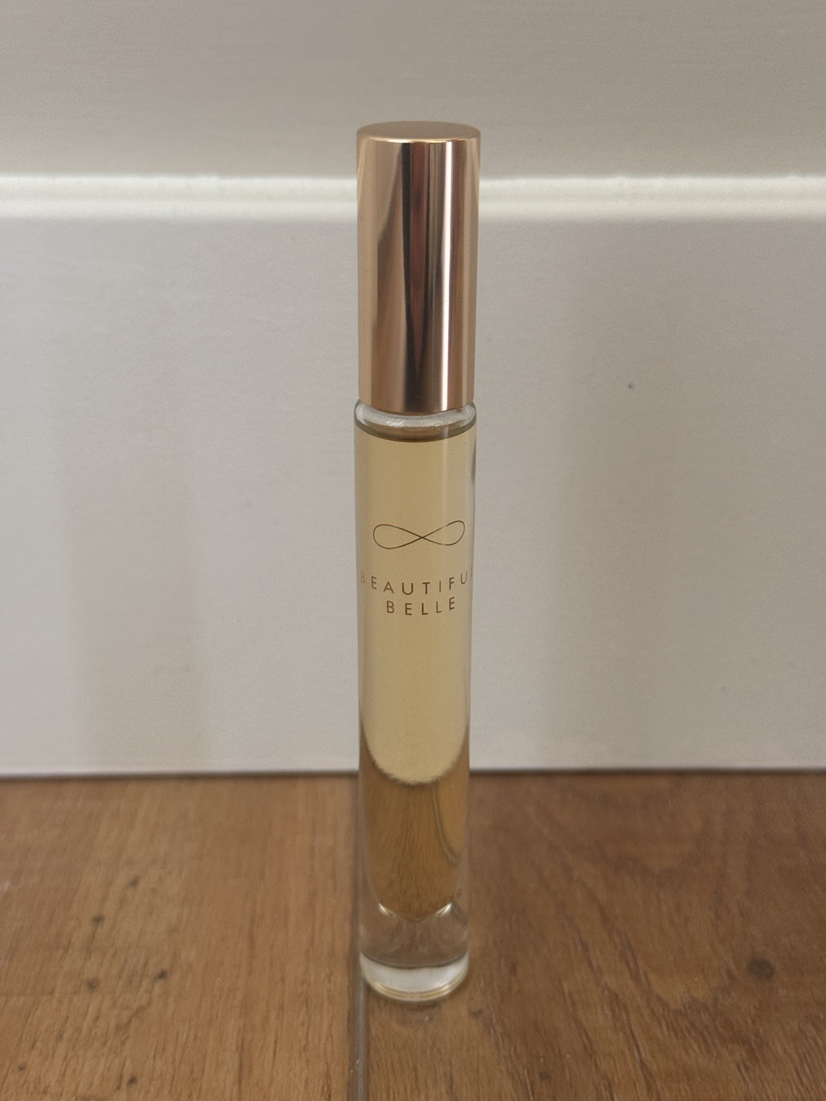 Estee Lauder Beautiful Belle Eau De Parfum Rollerball For Women 6ml Estee Lauder Beautiful Belle Eau De Parfum Rollerball For Women 6ml