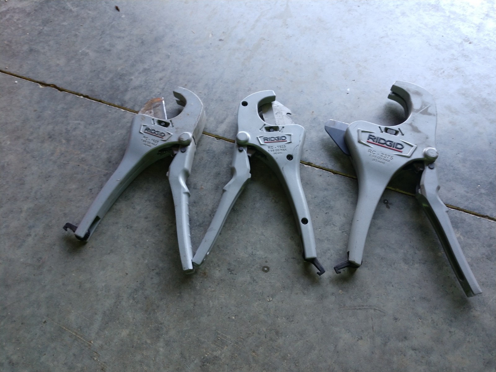 Lot of Ridgid RC-2375 & (2) RC-1625 Ratcheting Tubing Cutter Lot of Ridgid RC-2375 & (2) RC-1625 Ratcheting Tubing Cutter