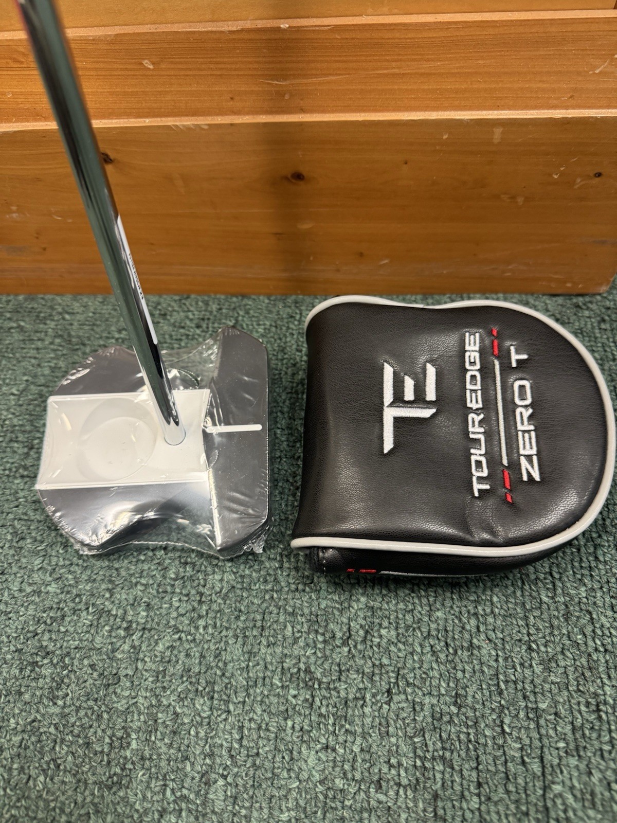 NEW Tour Edge Zero Torque ZT-4 35 Inch Putter NEW Tour Edge Zero Torque ZT-4 35 Inch Putter