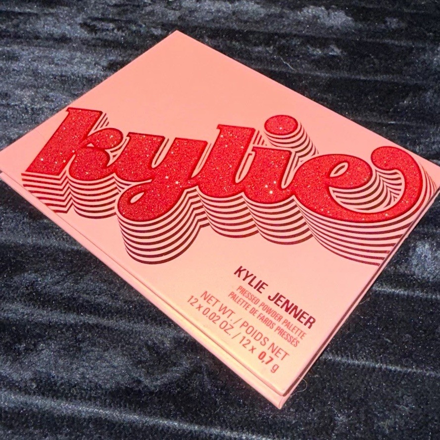 Kylie Jenner Pressed Powder Eyeshadow Palette Kylie Jenner Pressed Powder Eyeshadow Palette