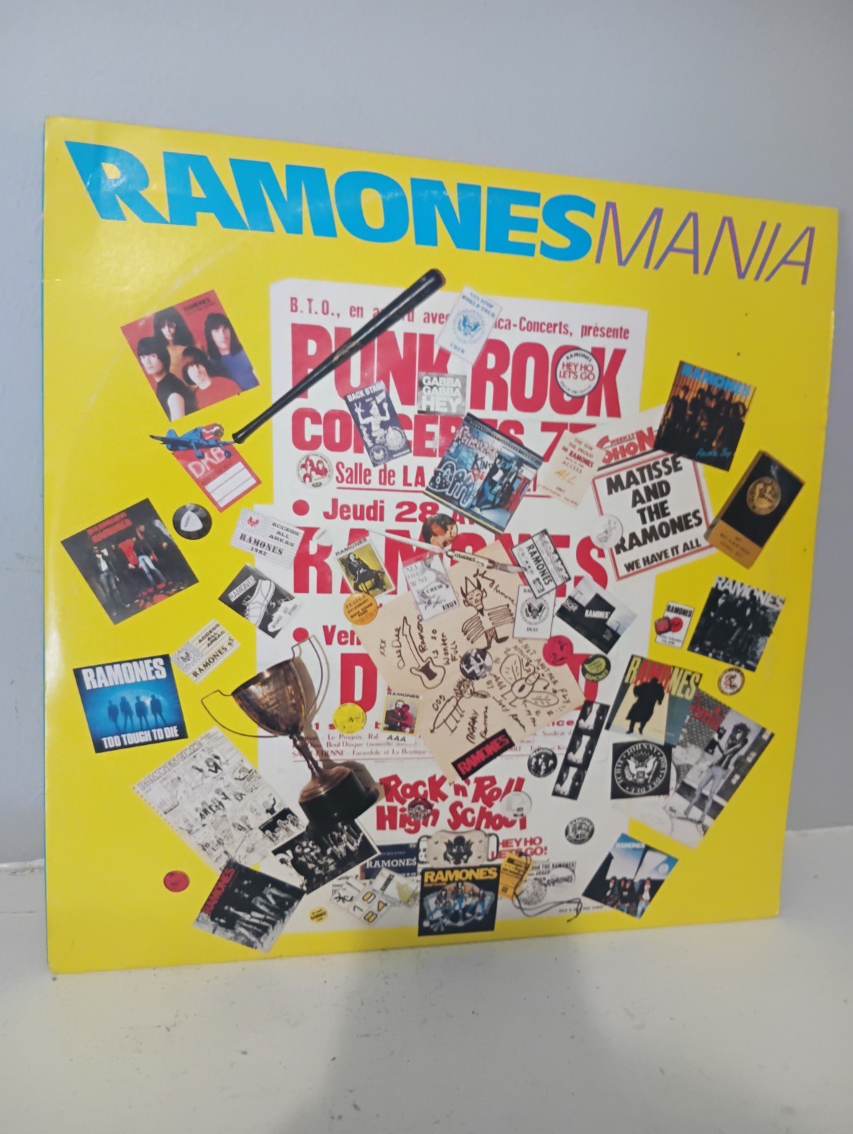 Ramones Mania 1988 Double Vinyl LP Sire Records 1-25709 Punk Rock Compilation Ramones Mania 1988 Double Vinyl LP Sire Records 1-25709 Punk Rock Compilation