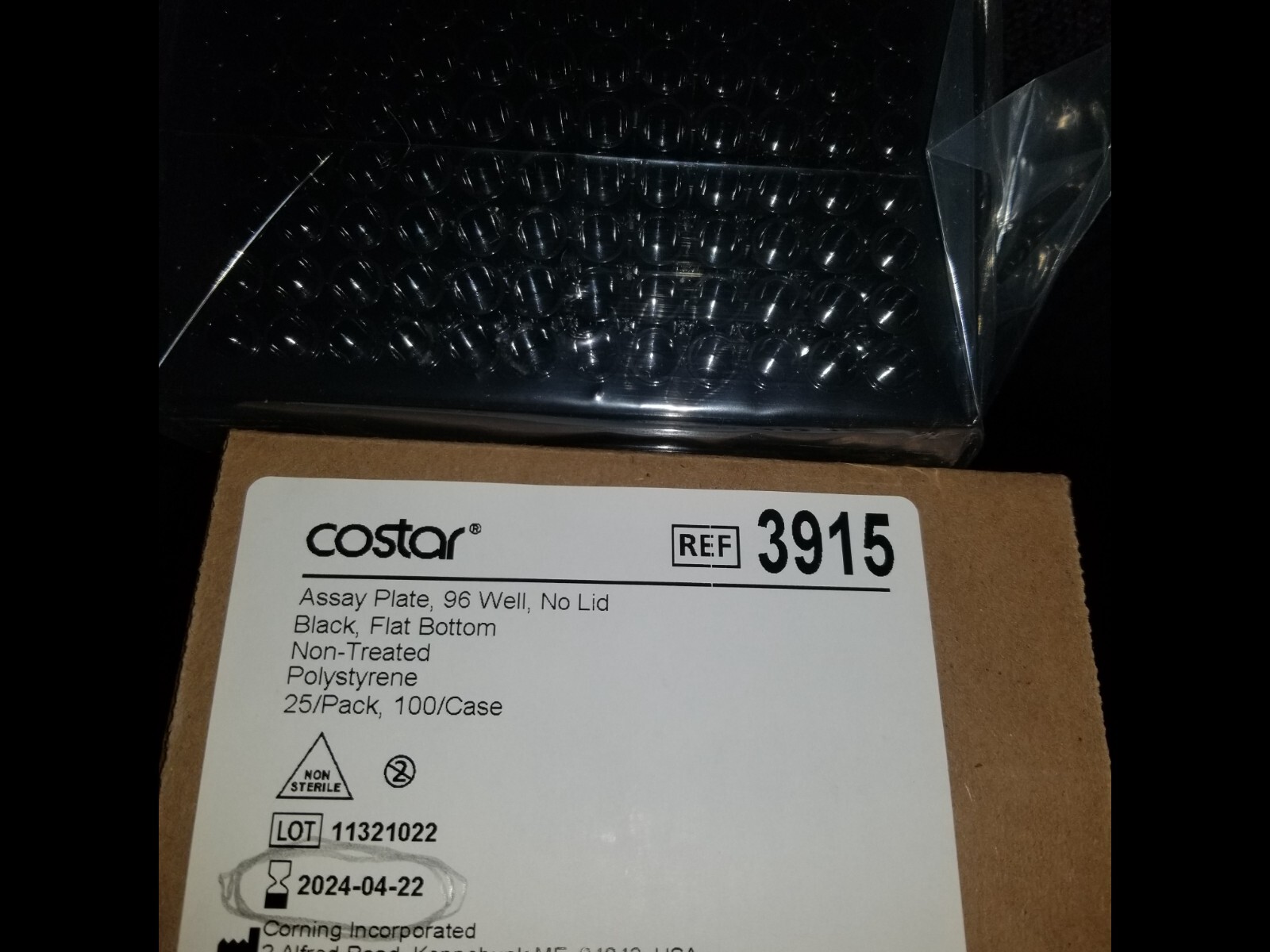Assay Plate 96 well Flat bottom Box of 25 Black plates Costar 3915 Corning USA Assay Plate 96 well Flat bottom Box of 25 Black plates Costar 3915 Corning USA