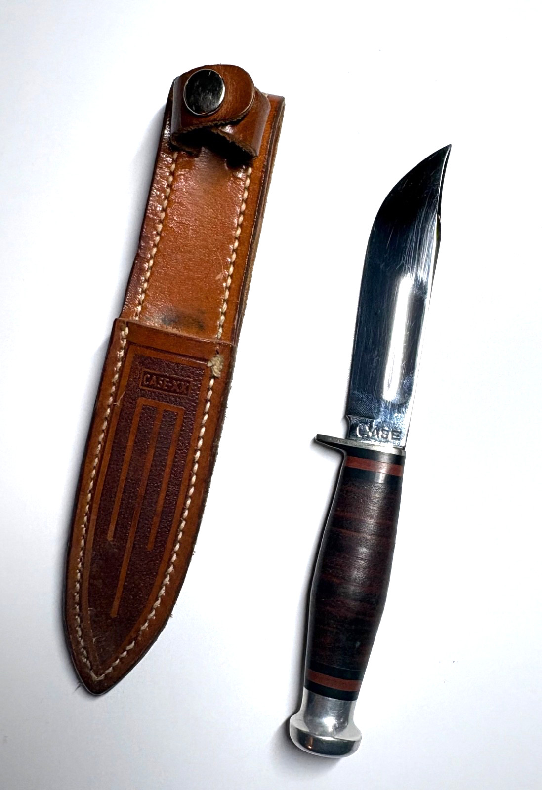 1960s - 1970s CASE XX VINTAGE HUNTING SKINNING BOWIE KNIFE & SHEATH 1960s - 1970s CASE XX VINTAGE HUNTING SKINNING BOWIE KNIFE & SHEATH