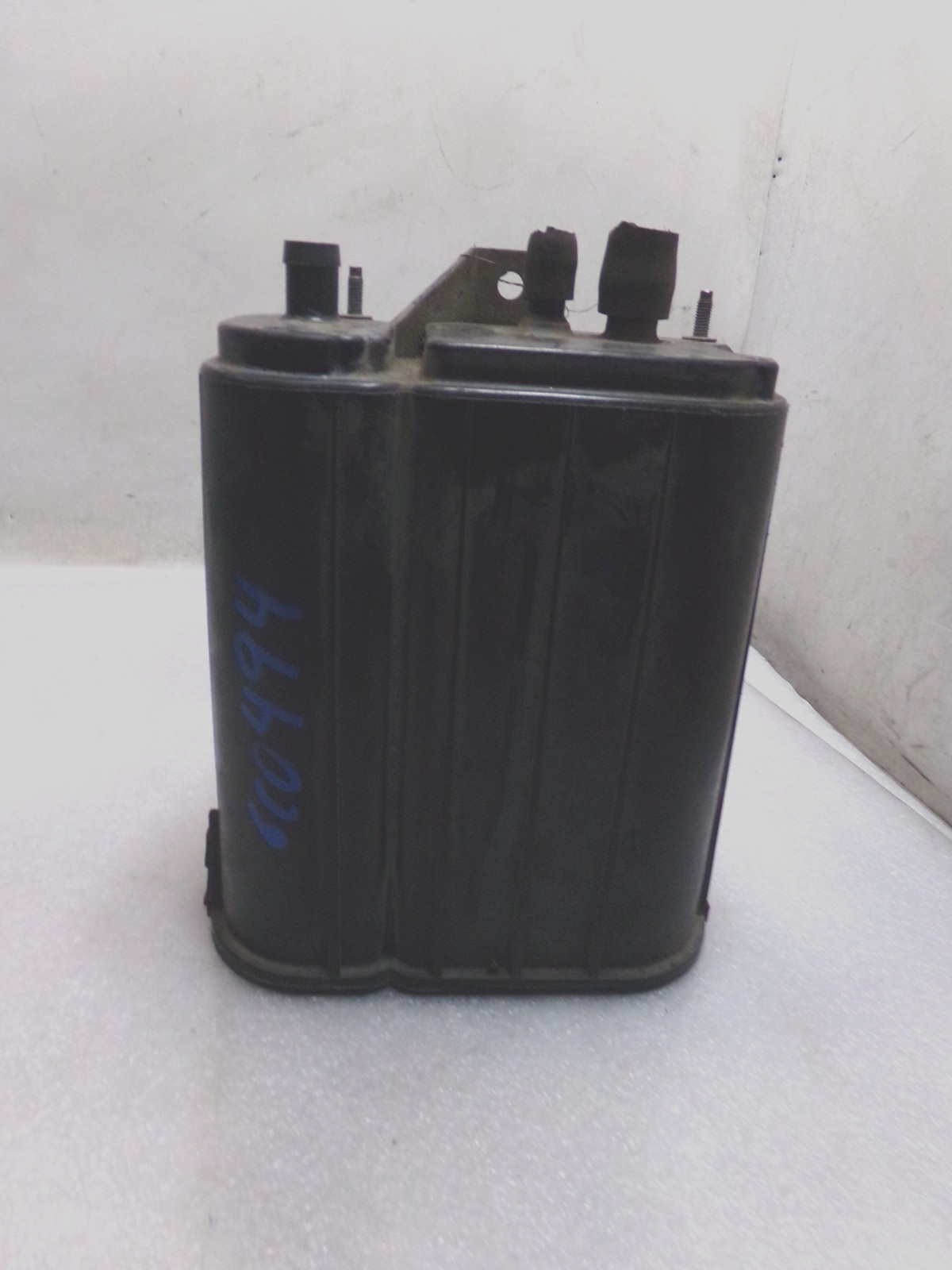 2004-2006 Chrysler Pacifica Evap Fuel Vapor Charcoal Emission Control Unit Oem 2004-2006 Chrysler Pacifica Evap Fuel Vapor Charcoal Emission Control Unit Oem