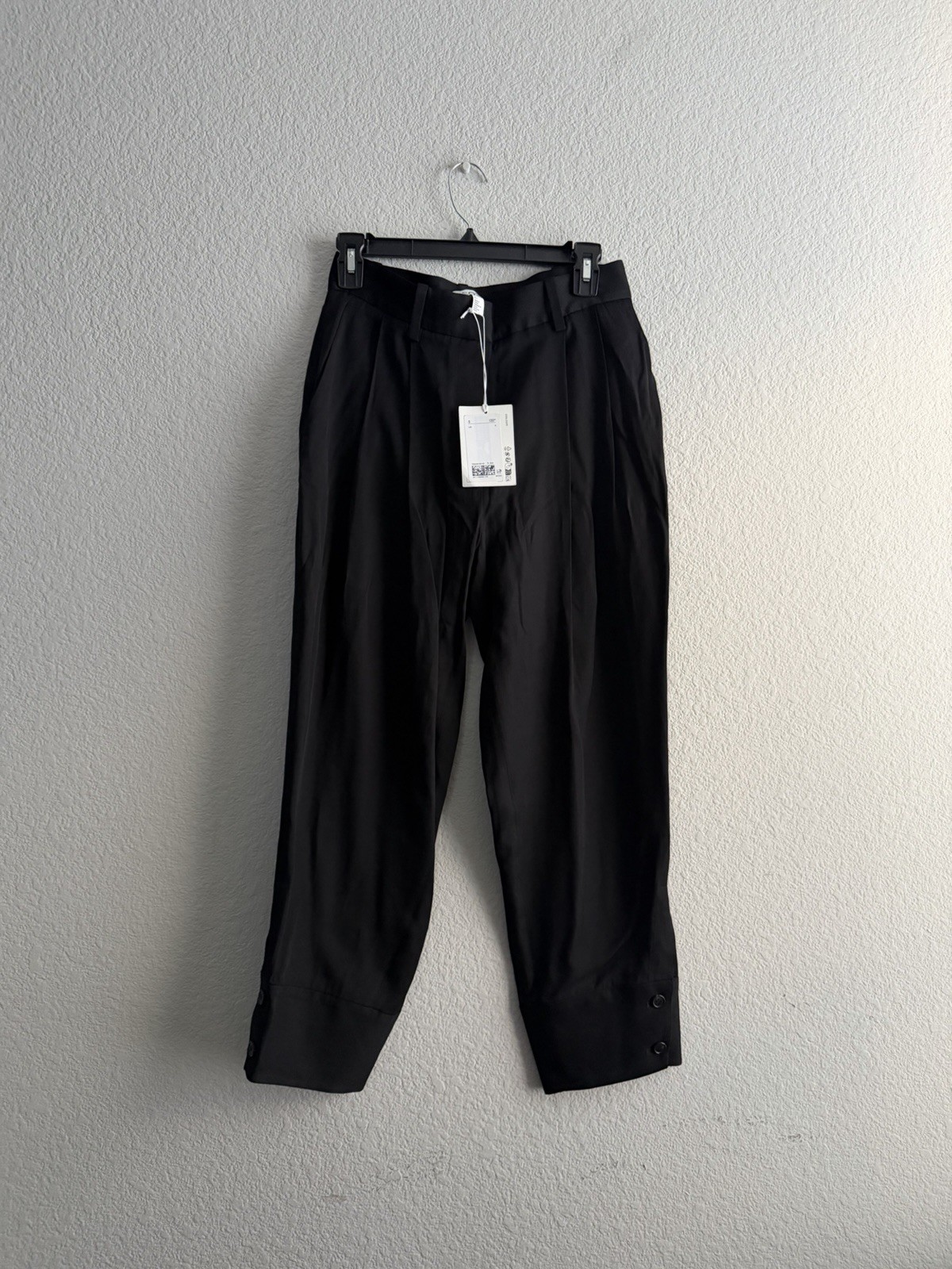 COS Women Pleated Twill Balloon Trousers Size US 4 Color Black COS Women Pleated Twill Balloon Trousers Size US 4 Color Black