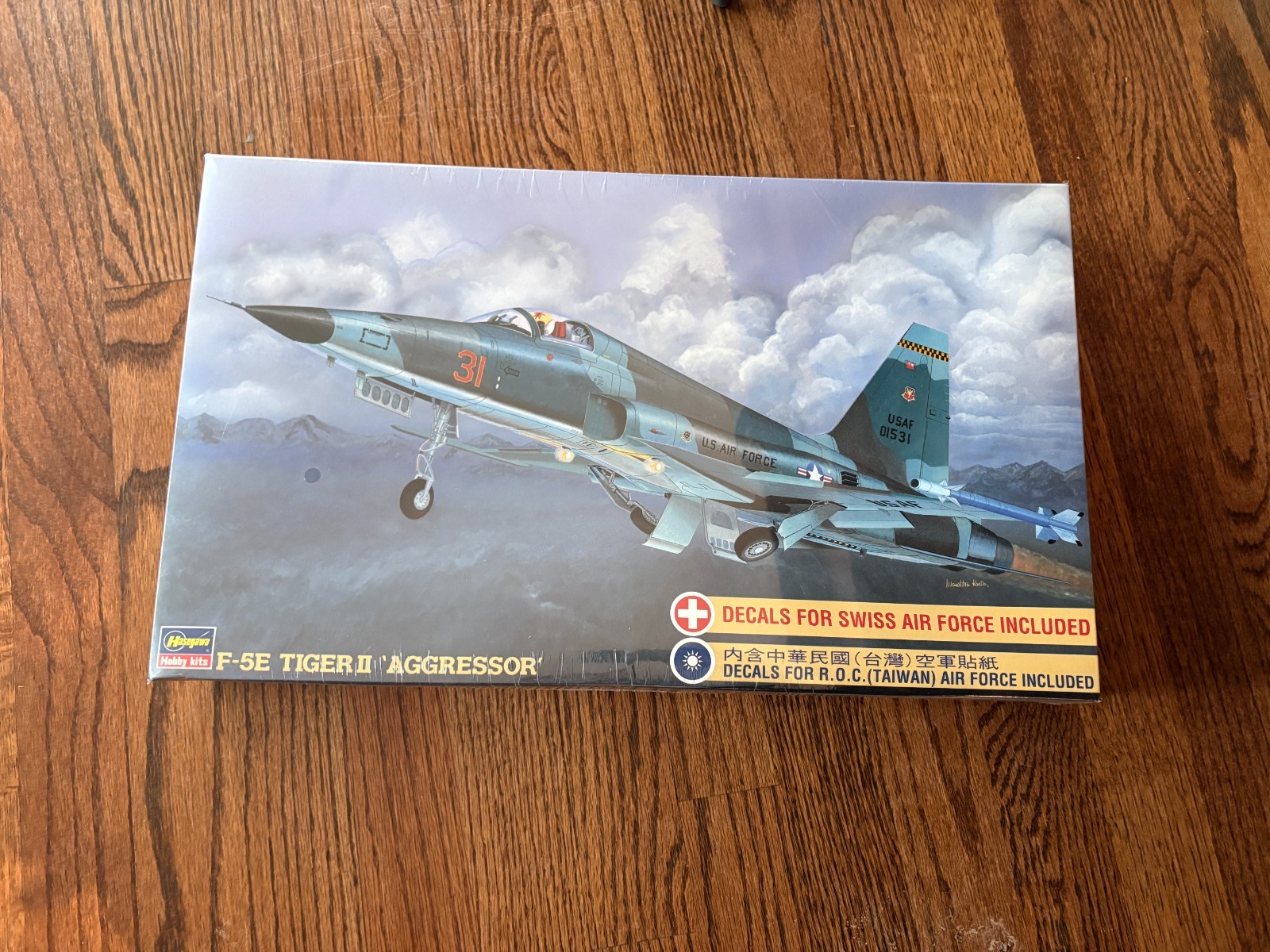 FACTORY SEALED Hasegawa F-5E TIGER II AGGRESSOR Model 1:32 Plastic Model