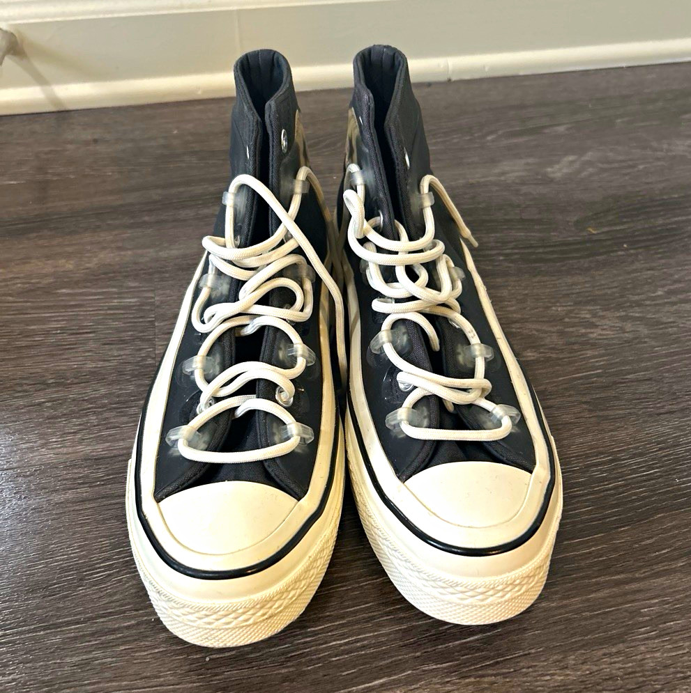 Converse Chuck Taylor All Star Mid Top Black/White Lace Up Canvas Sneakers Converse Chuck Taylor All Star Mid Top Black/White Lace Up Canvas Sneakers
