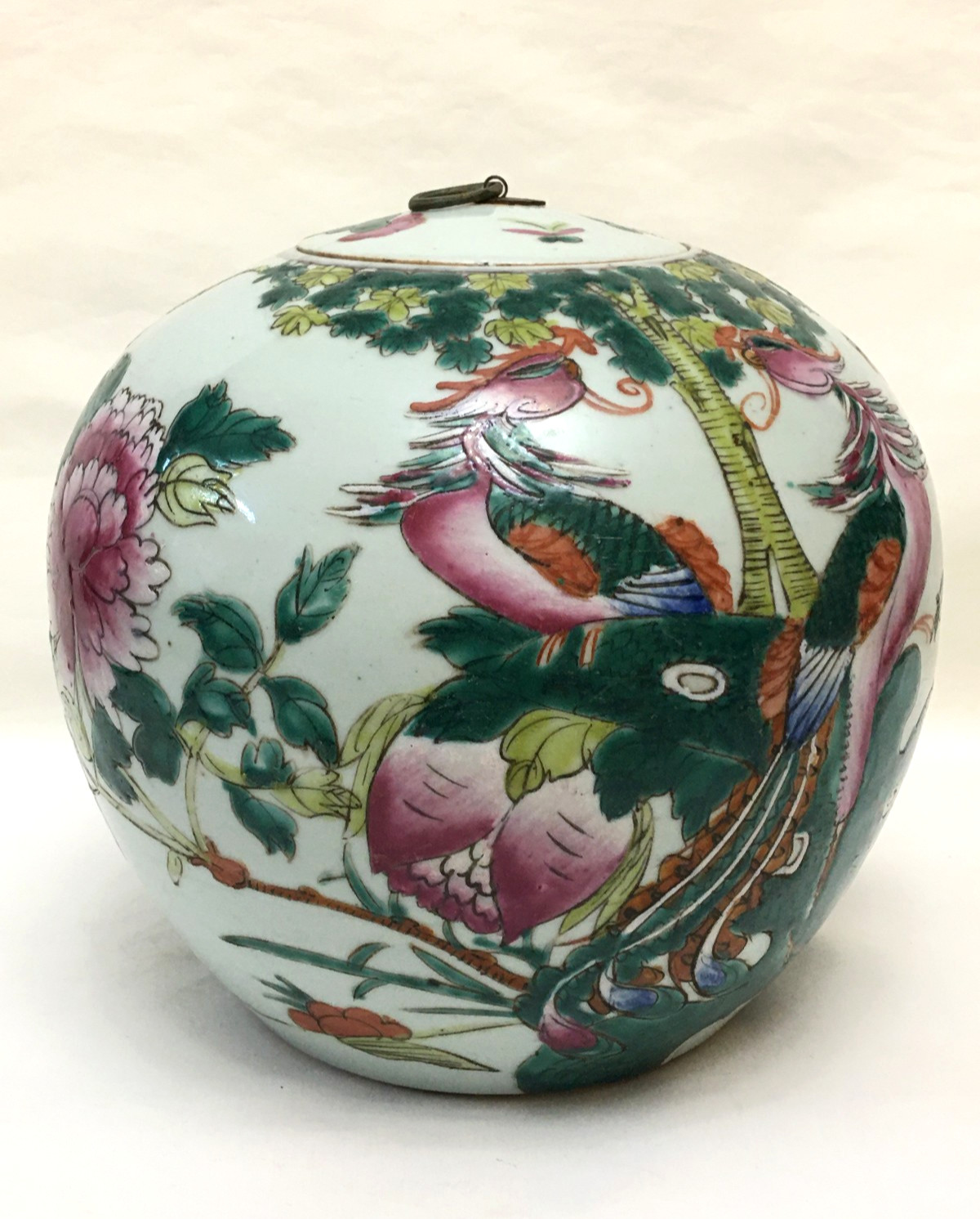 Antique 19th Century Chinese Famille Rose Porcelain Lidded Jar