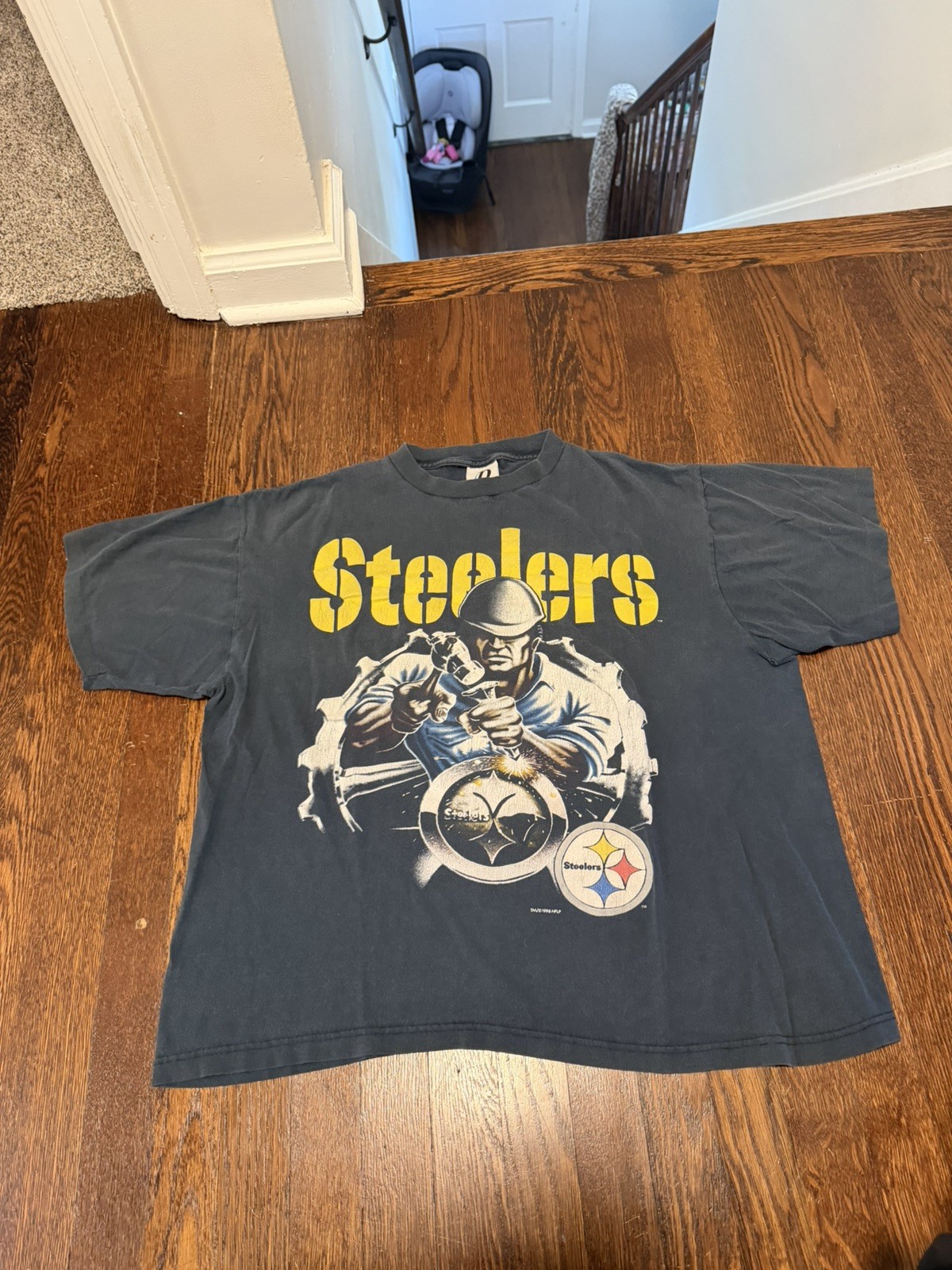 Mens Pittsburgh Steelers vintage shirt size Large dynasty steel worker Mens Pittsburgh Steelers vintage shirt size Large dynasty steel worker